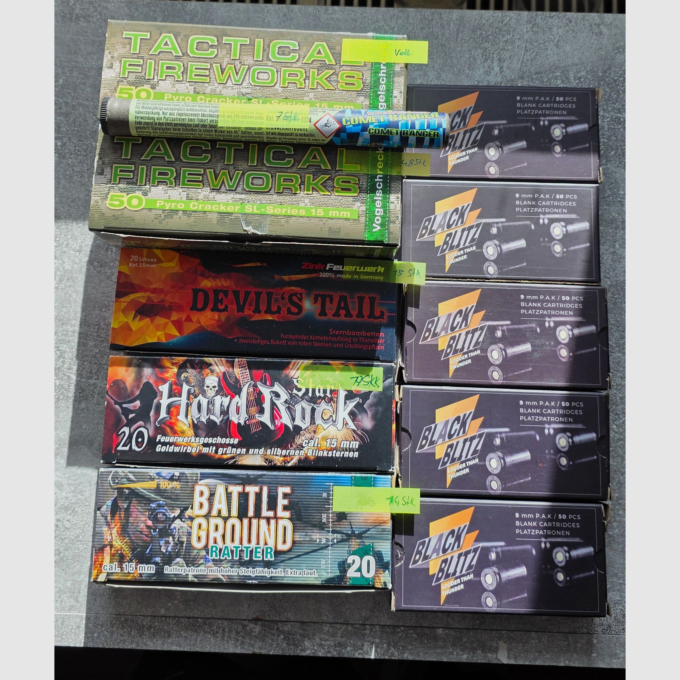 Large ammunition & pyrotechnics lot (9 mm P.A.K. & 15 mm pyrotechnic ammunition)
