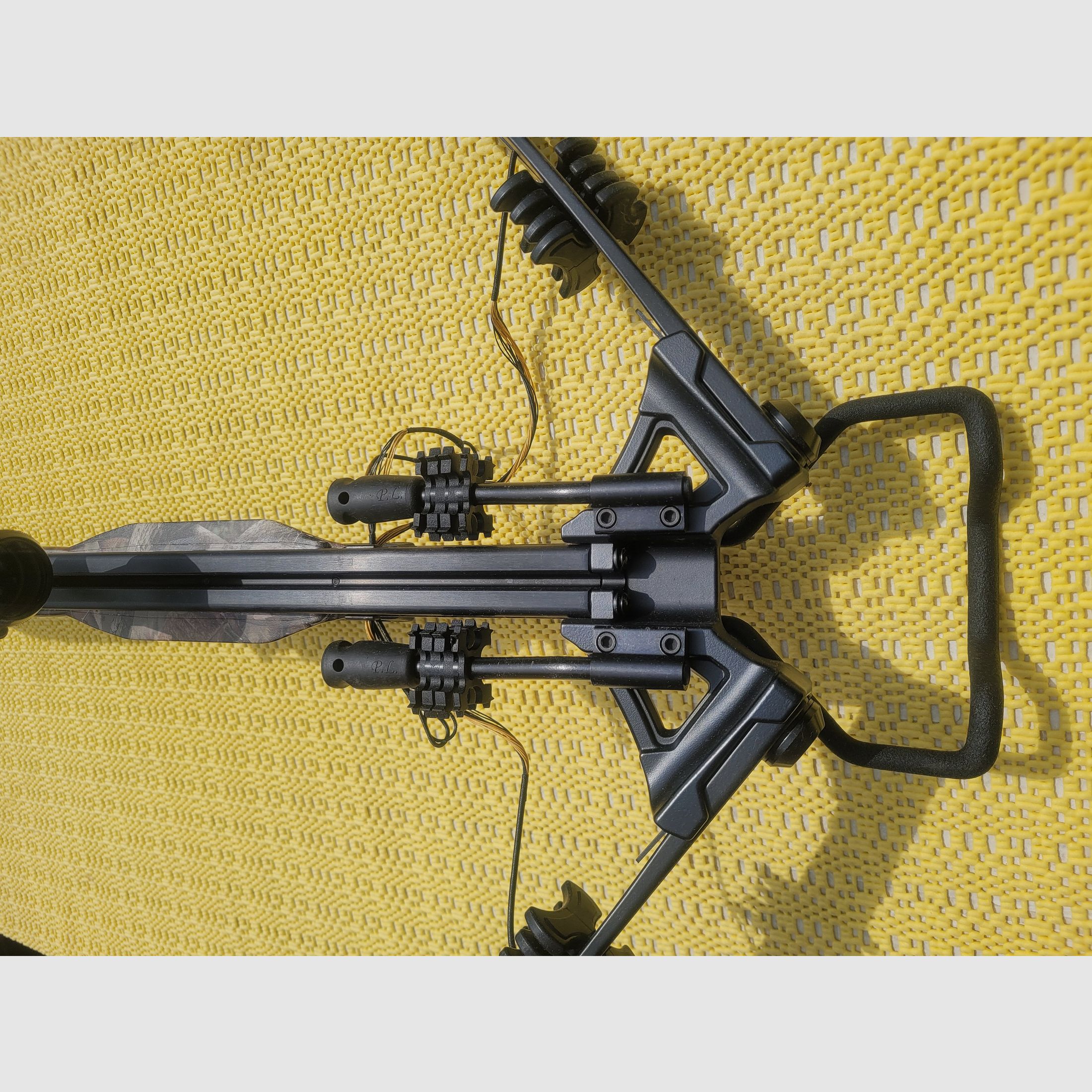 Compoundarmbrust Set Blade + 175 lbs / 340 fps mit 11 Bolzen und Tasche 