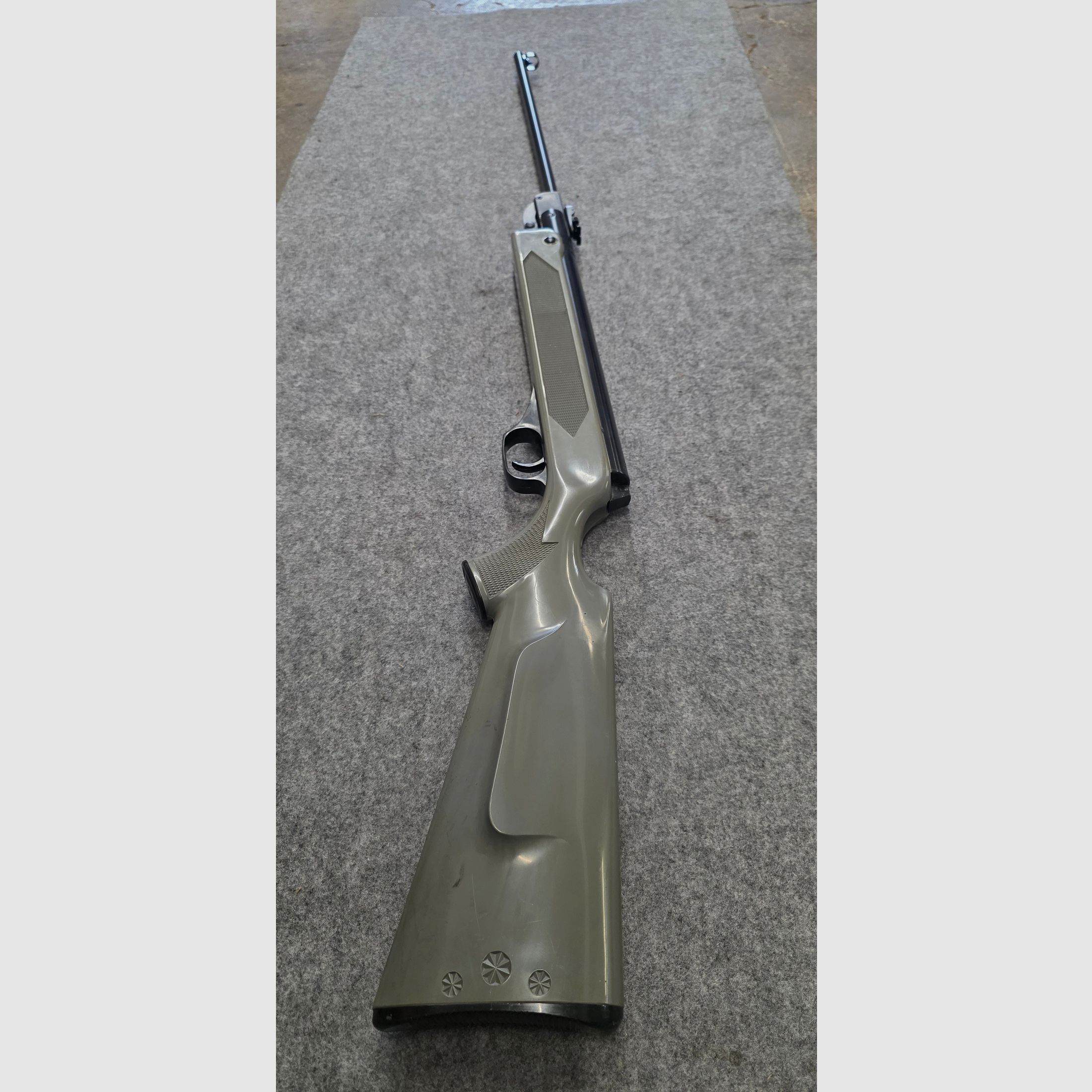 Haenel Mod. 304 avec crosse en plastique gris Cal. 4,5mm Diabolo Knicker