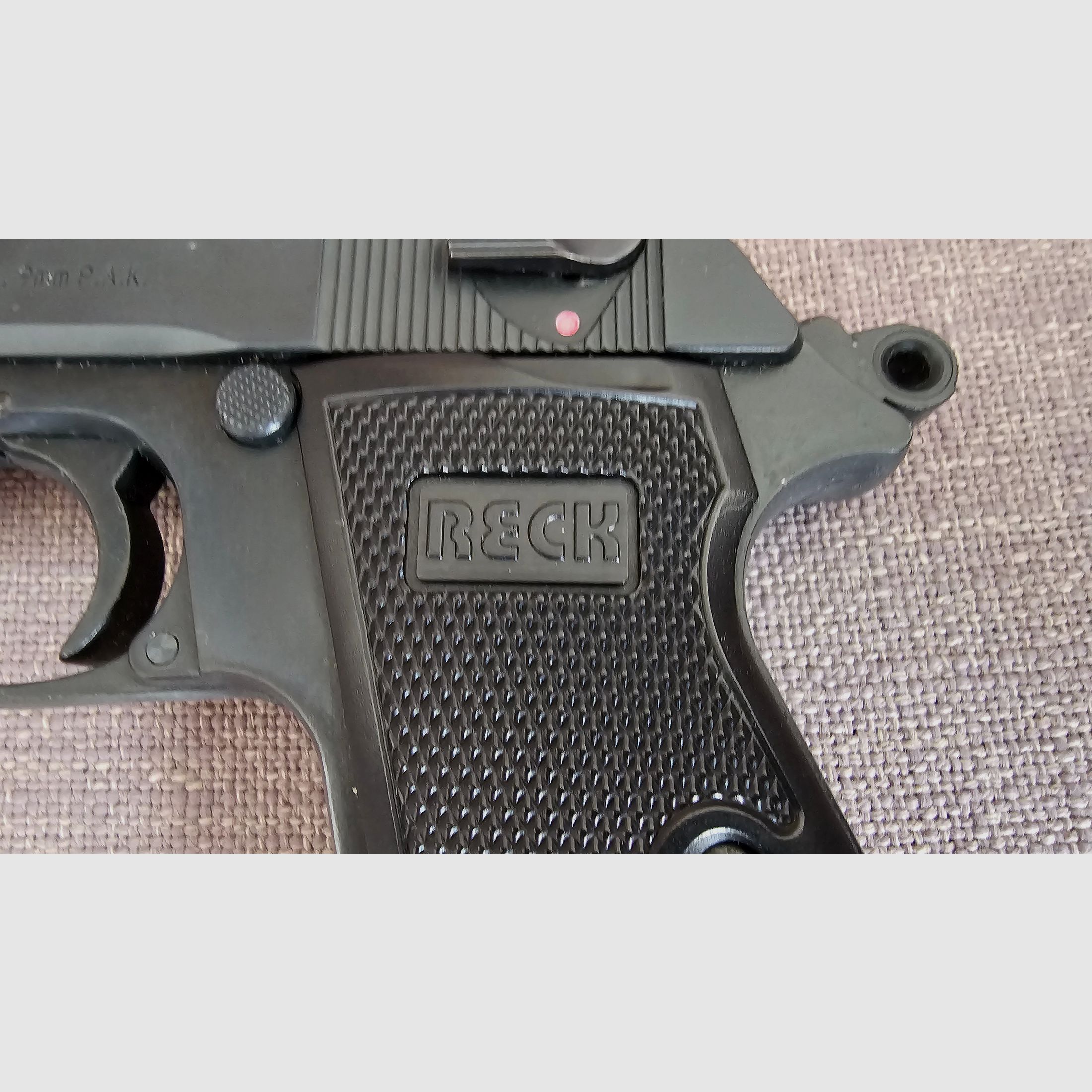 Schreckschusspistole RECK Modell PP Kal. 9mm PAK