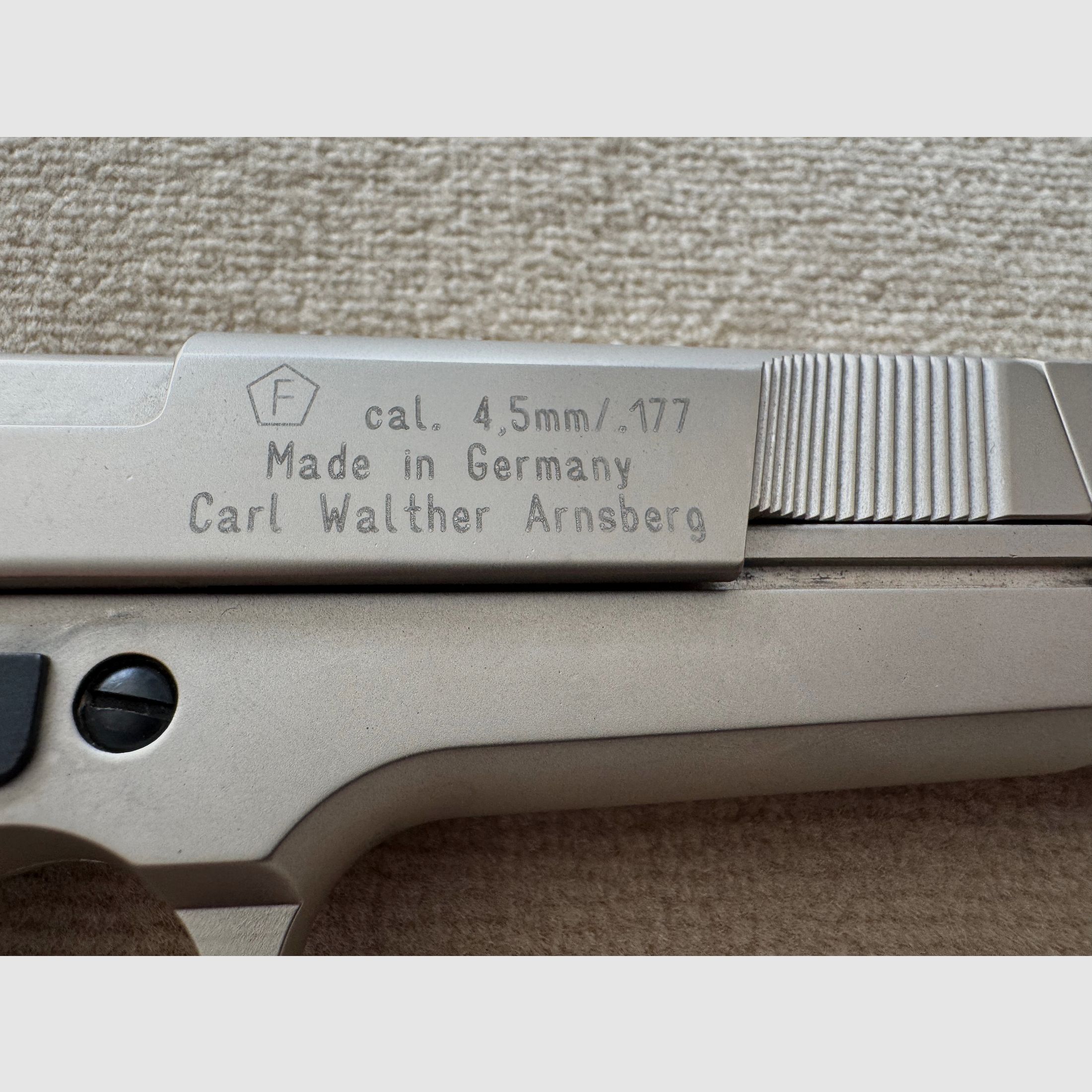 Walther CP88 Competition, vernickelt, Holzgriffe