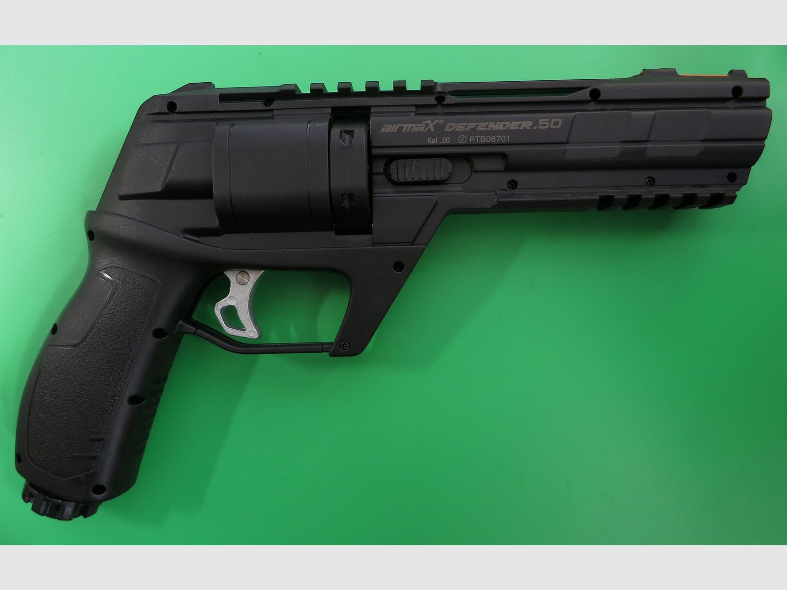 Home Defense Revolver, AirmaX Defender Co2-Revolver, Kal .50 Defense Training Marker  #19