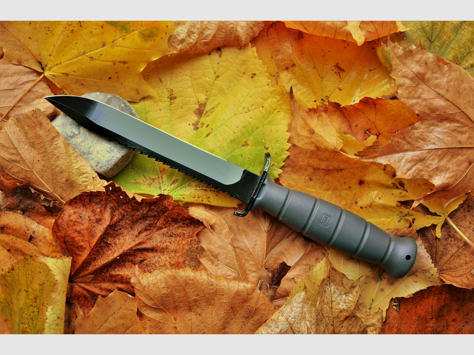 Glock field knife FM 81 gray – Military multipurpose knife