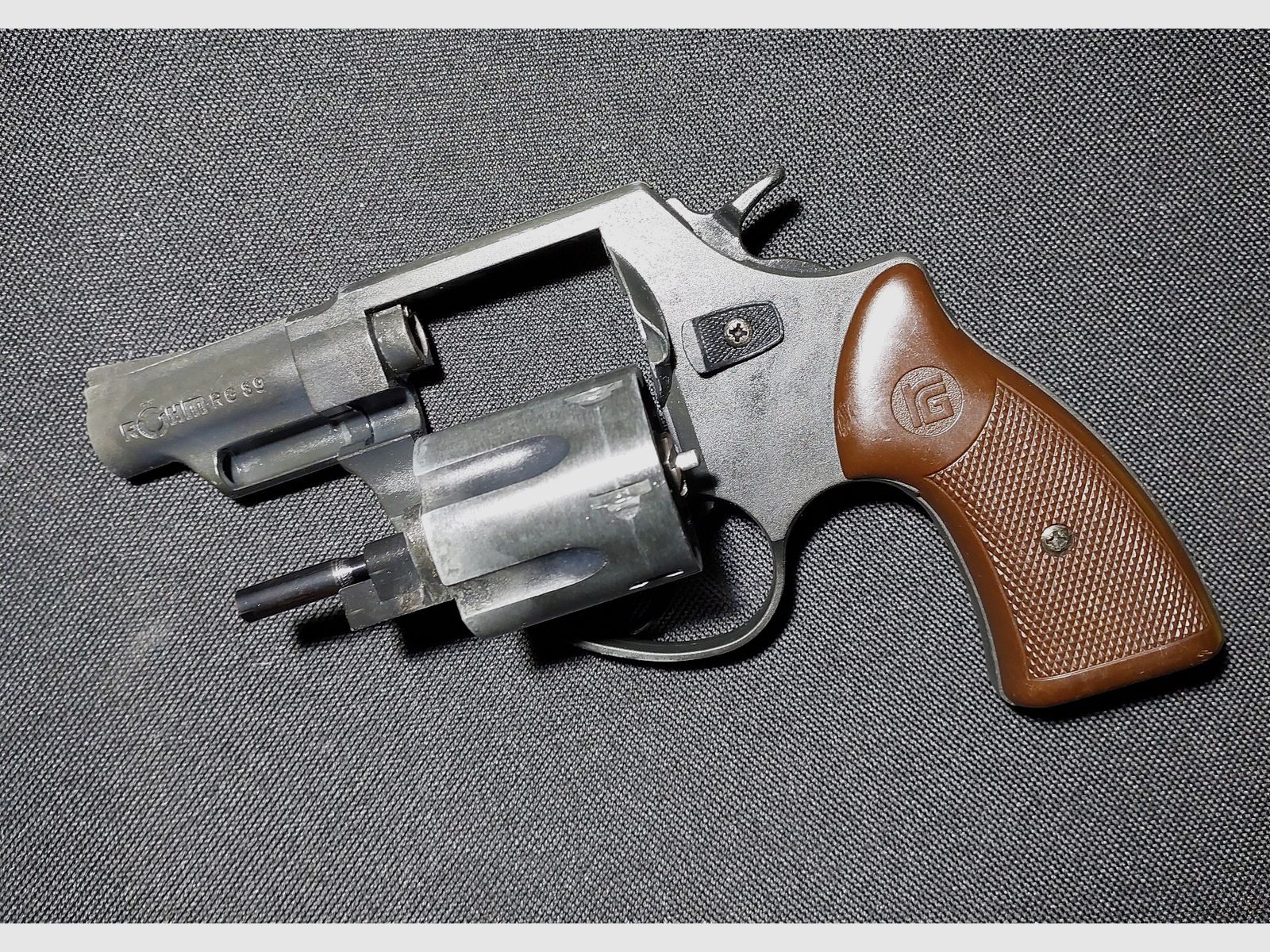 Röhm RG79 Schreckschuss Revolver brüniert (PTB 5-71) Rg 79 mit integriertem 15mm Lauf