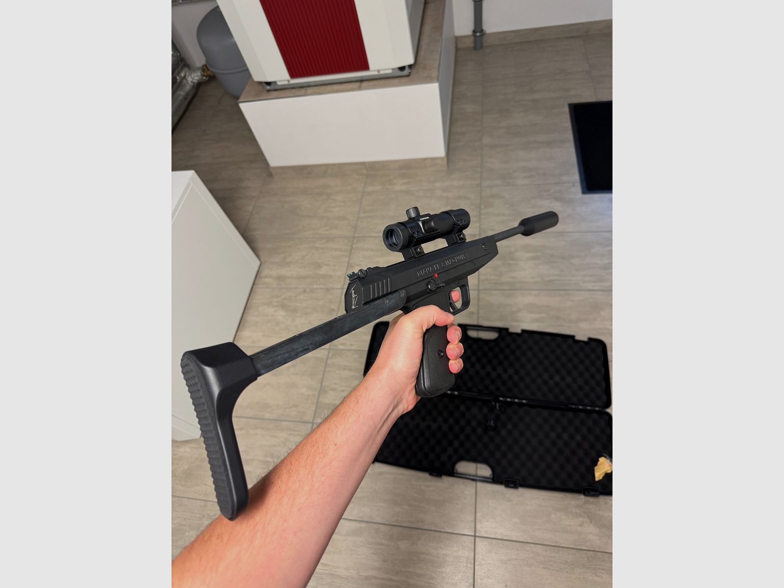 Diana LP8 Magnum Set tactique – 4,5 mm Diabolo, point rouge et mallette