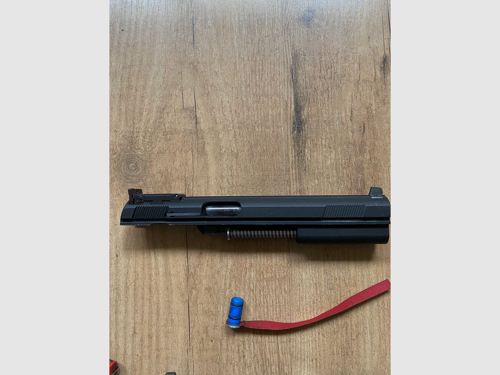 Verkaufe Tanfoglio Limited 9 mm Luger mit Wechselsystem .22 lfb inkl. Munition und Schiene für Zielfernrohr