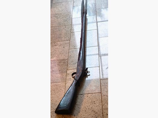 Karabin z zamkiem skałkowym z bagnetem i szpicem