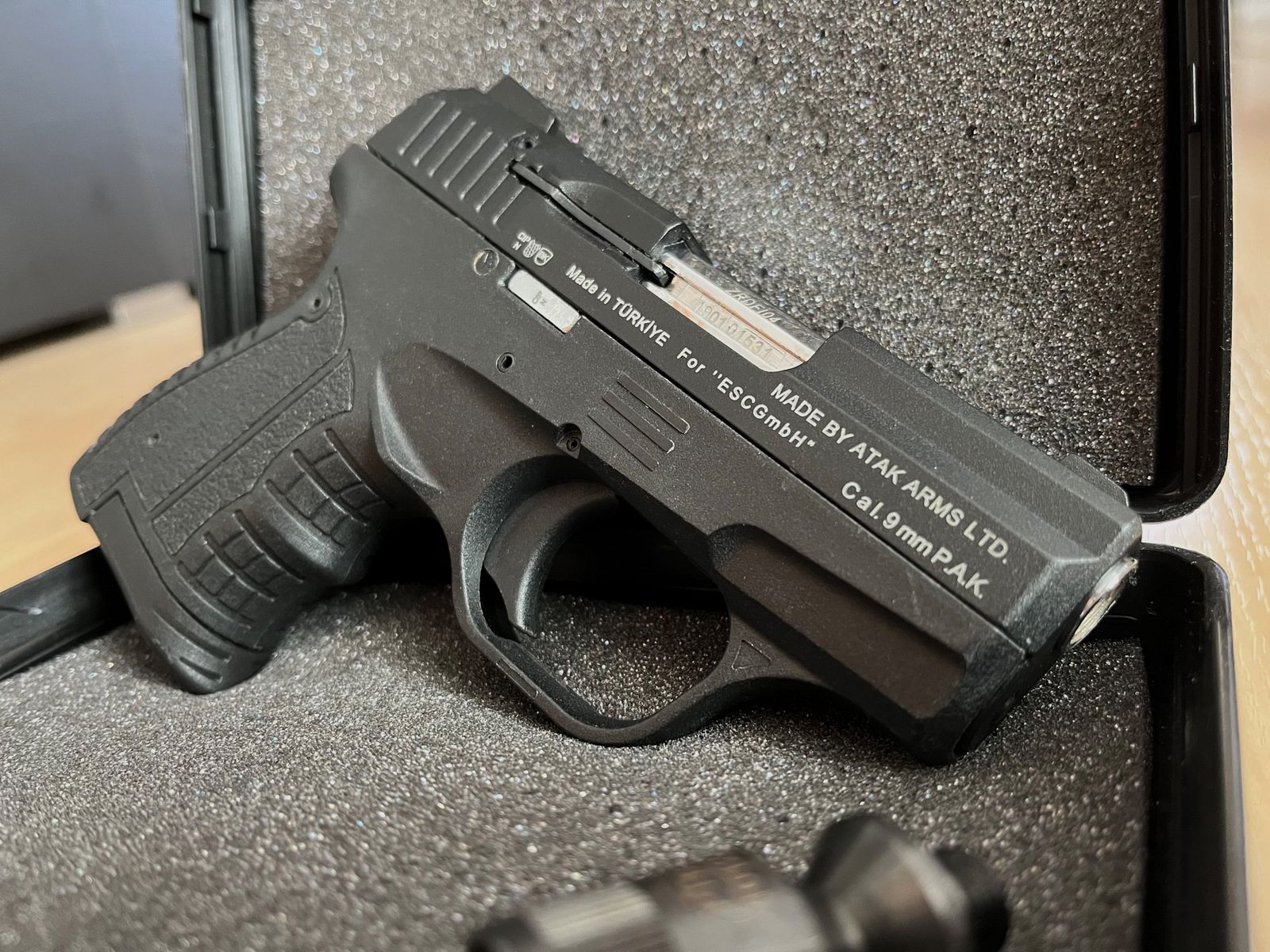 Zoraki 906 pistola 9mm P.A.K nero-cromo + fondina in pelle IWB, immagine 2 di 7
