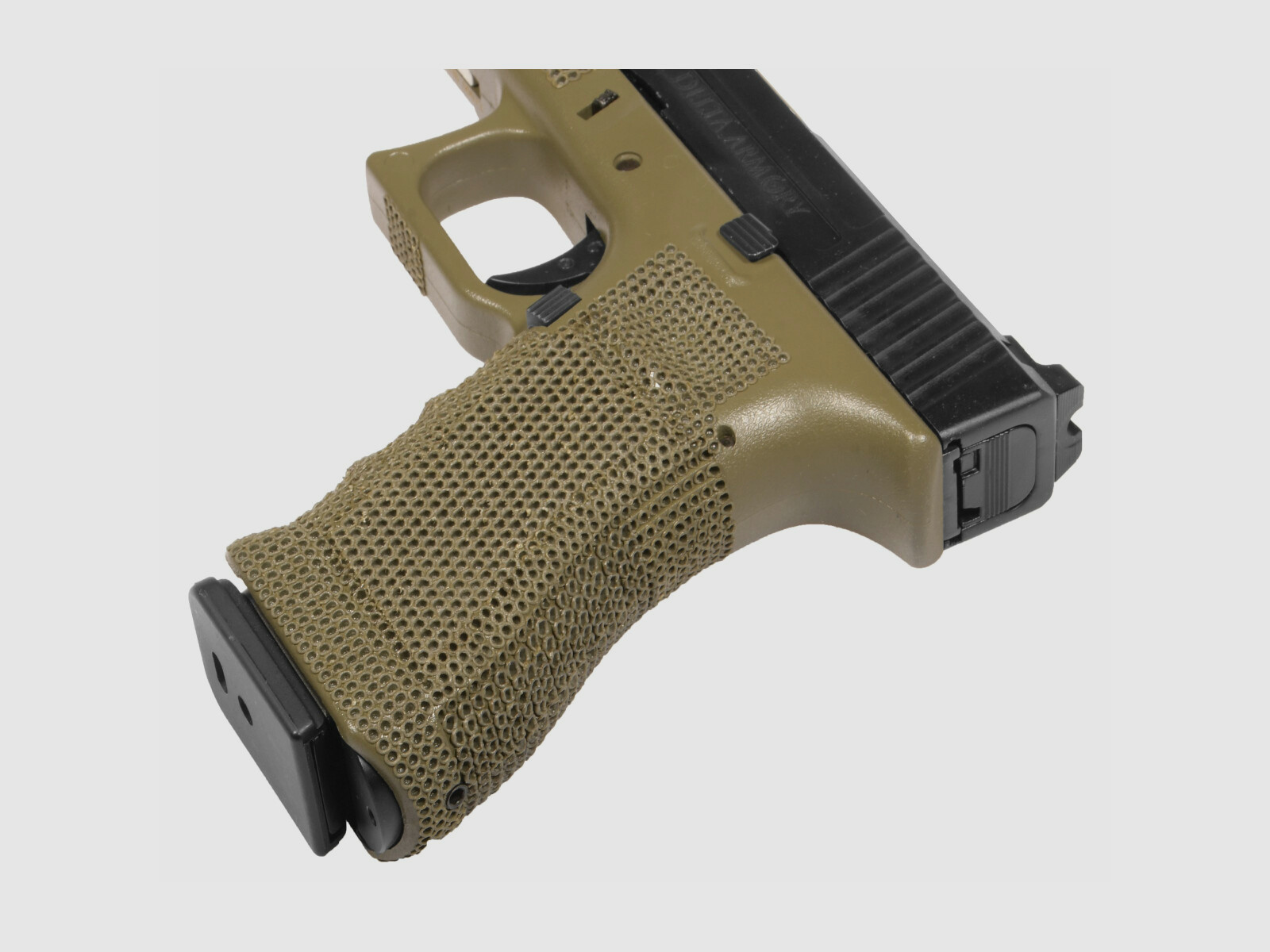 P04 GBB Airsoft Pistole in Oliv | Delta Armory