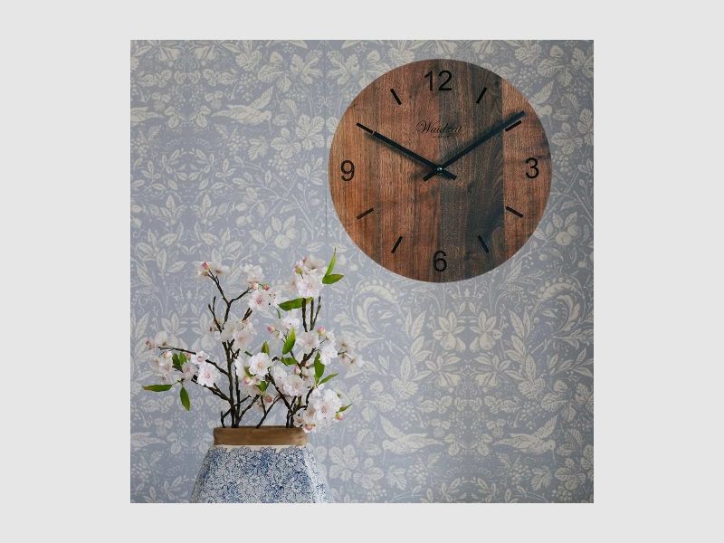 Wall clock Tempus made of walnut wood, image 4 of 4