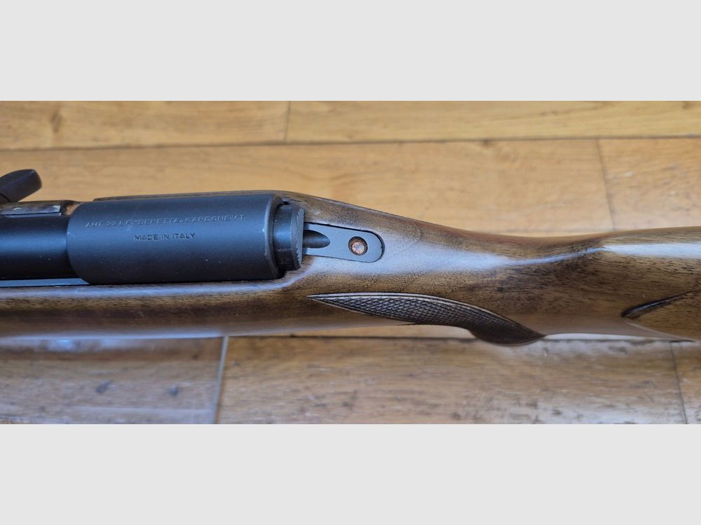 Zeldzame en originele Beretta Olimpia Repetierbüchse – "Modelo Unione" – Kal. .22LR – Twee modi: handmatige herhaling en semi-auto – Zware geweer gericht op precisie in plaats van recreatie – 5 schoten – Kwaliteitsnotenhout en mechanica in TBE++ – Bronsing van 99,99% – Prachtige loop – Beretta-kwaliteit overal – TBE+++, afbeelding 22 van 38