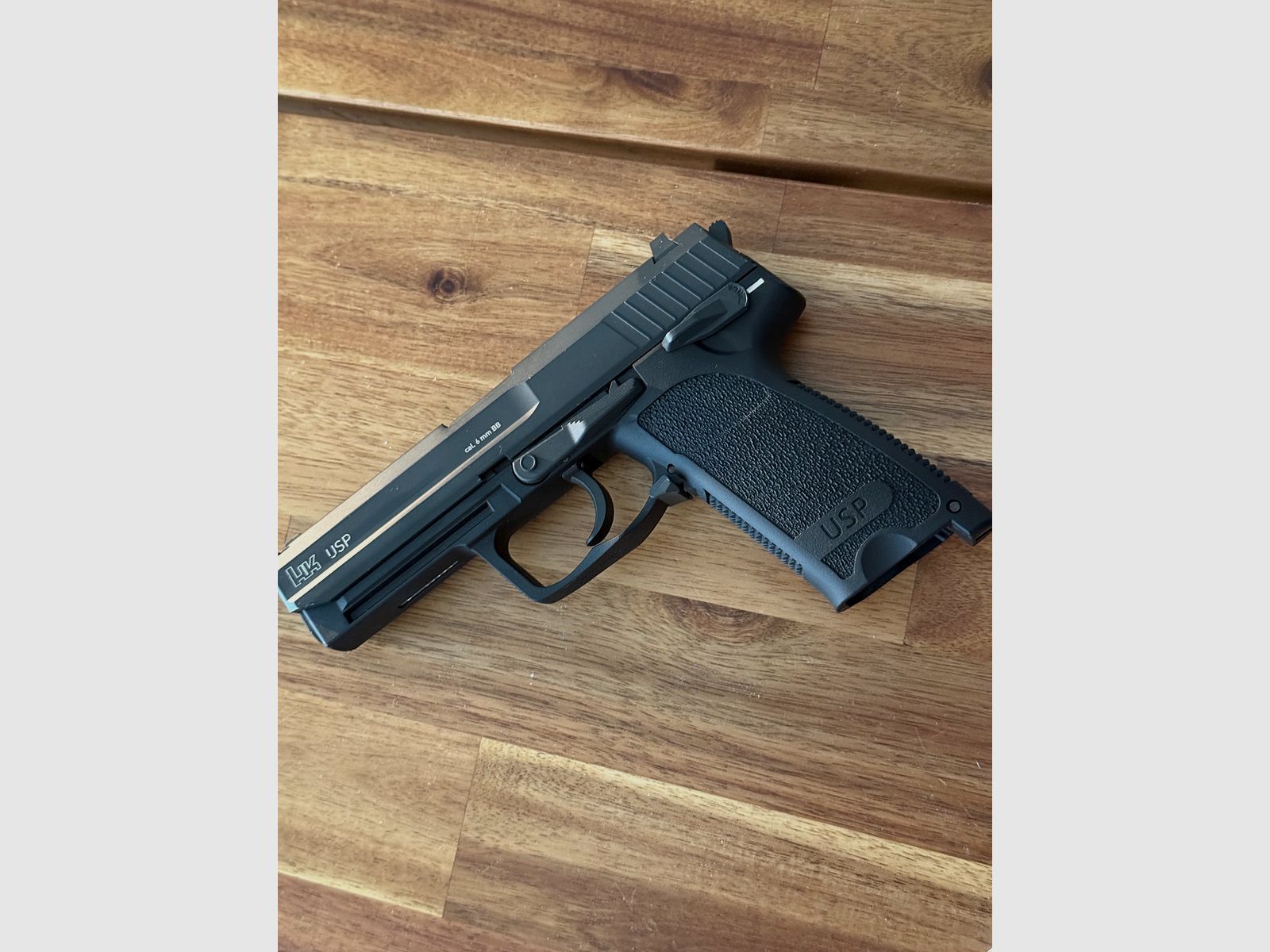 H&K USP Airsoft Pistol 6 mm BB – New condition including extensive accessories