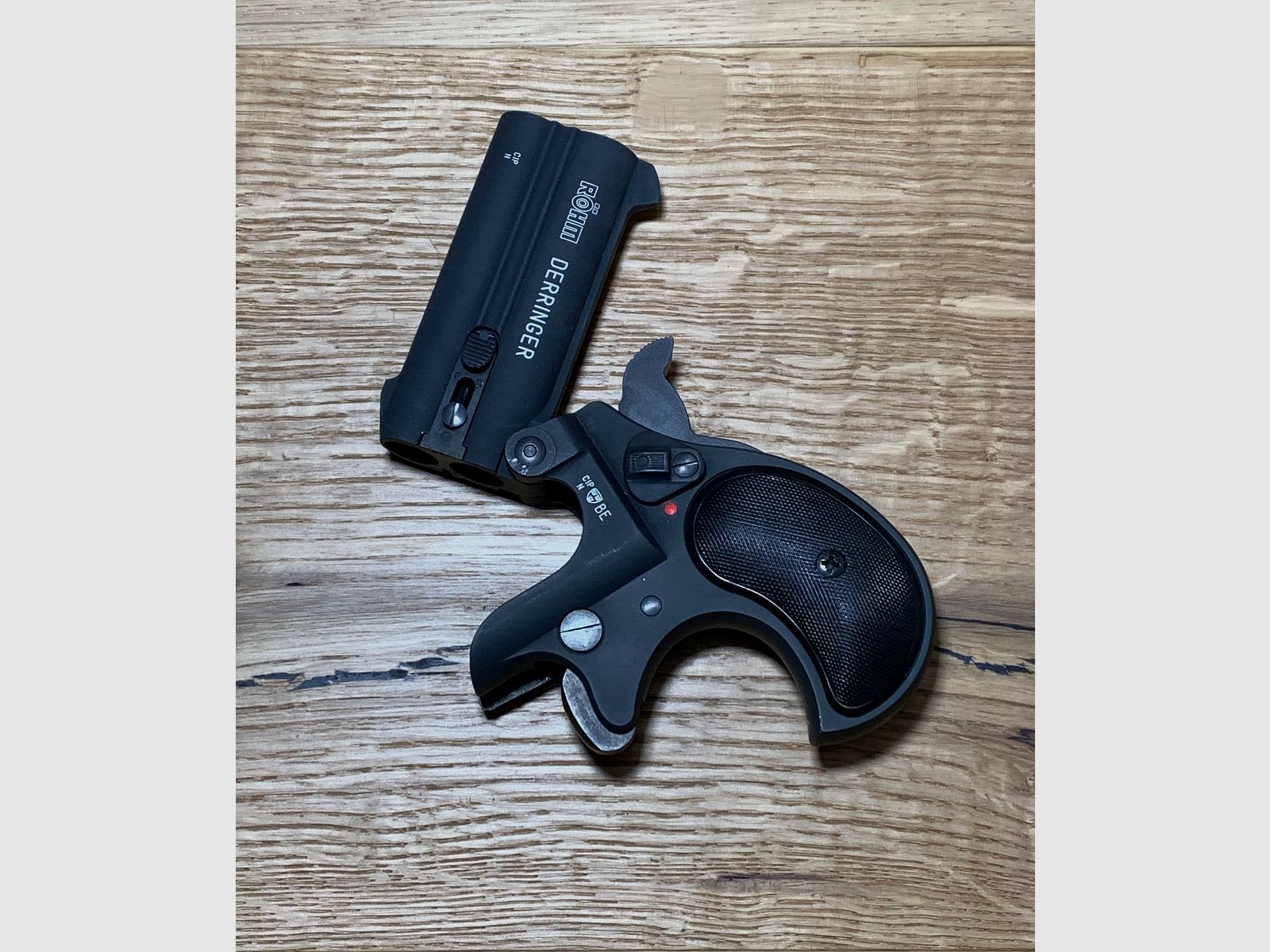 Röhm Derringer, signal pistol caliber 9mm blank