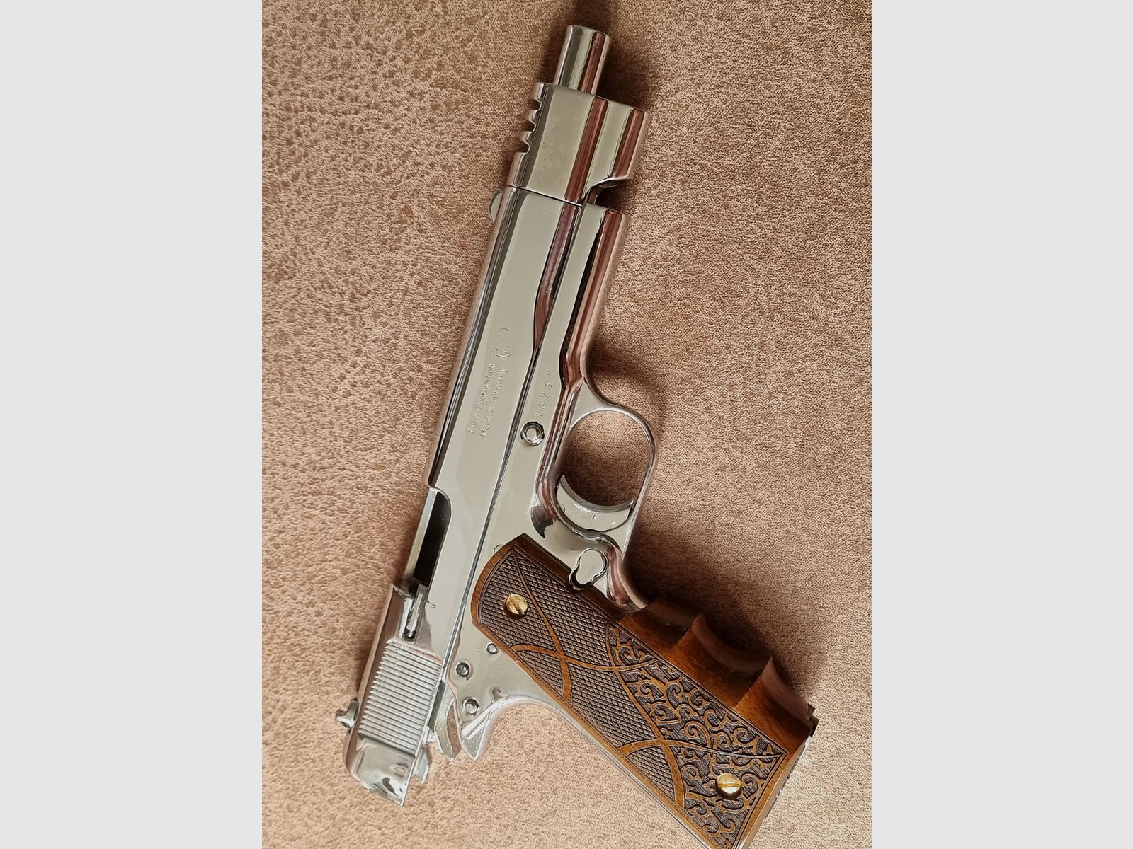 IWG Gouvernement en chrome avec holster