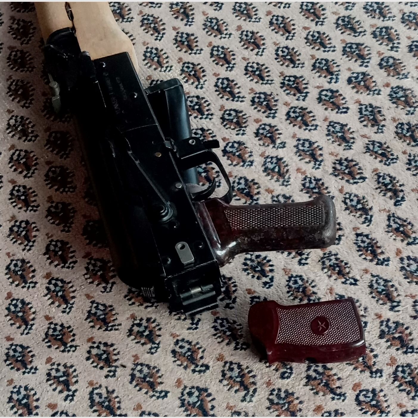 Rumänische AKM-Griffe aus Bakelit besser als der russische Griff / auch für AK74 AK-100 / Yunker / Cybergun 47