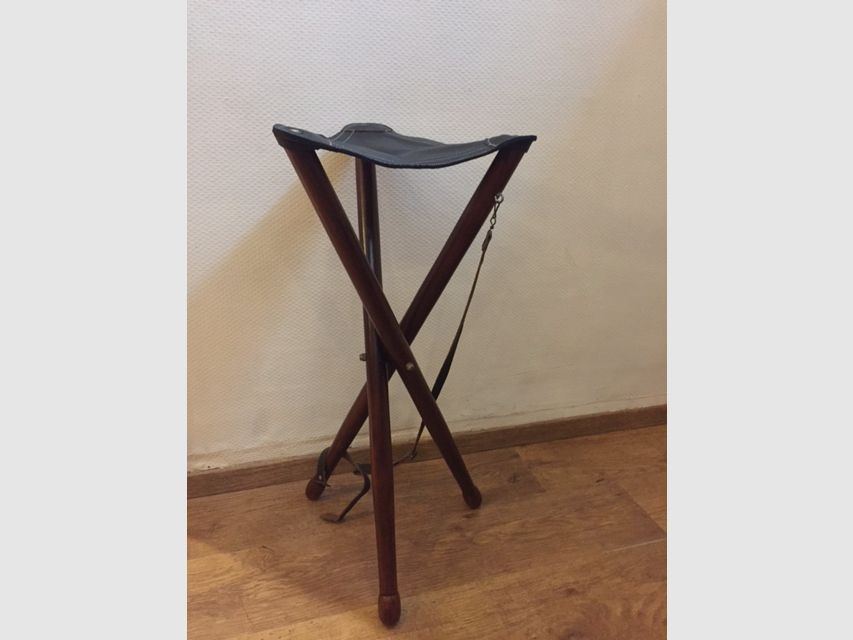 Three legged chair 75cm, afbeelding 1 van 2
