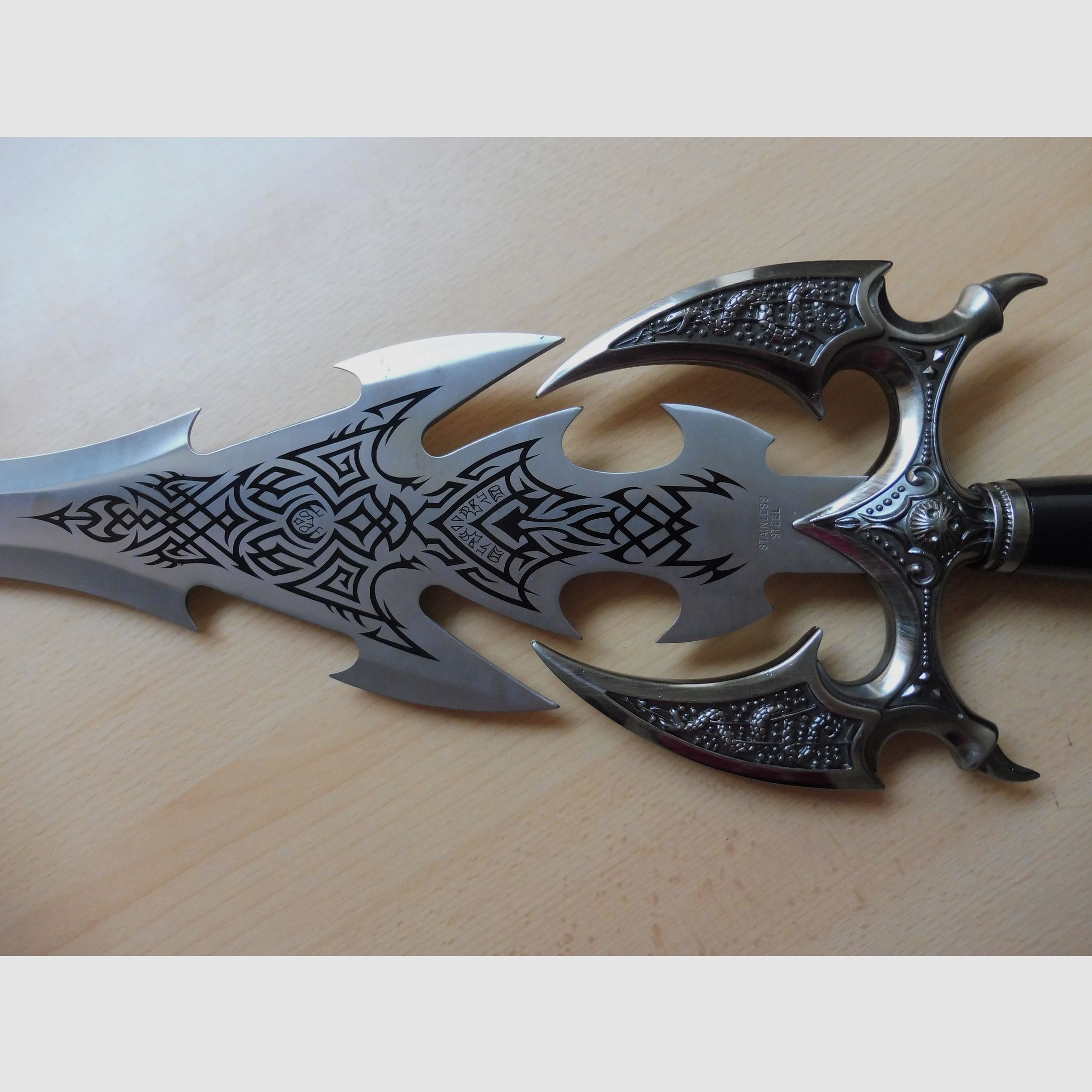 Spada dell'Oscurità" / "Sword of Darkness" replica? Artista fantasy Kit Rae Kilgorin / "La storia delle spade degli Antichi"?