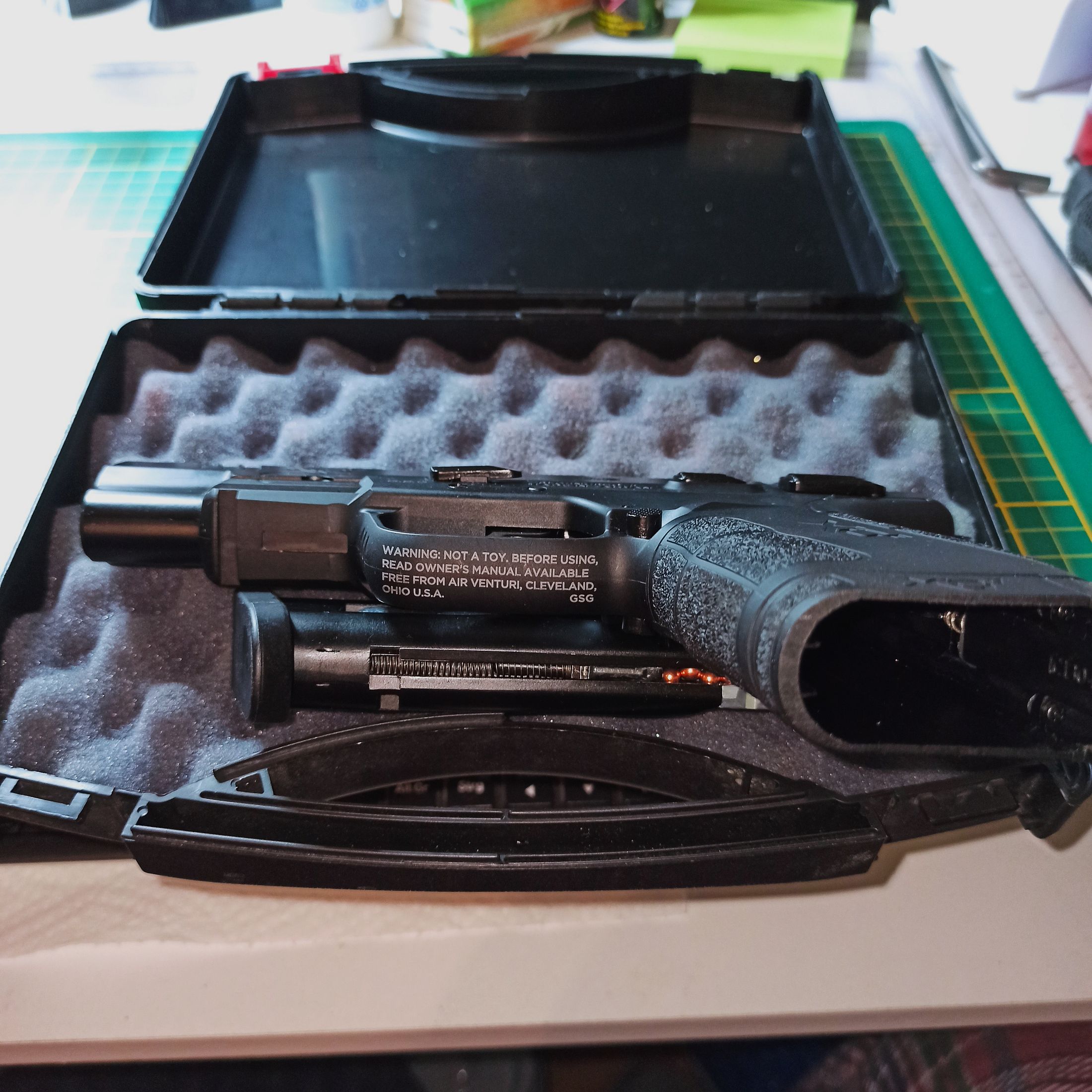 Springfield Amory XDe .177 Kal. Stahl-BB's 4,5mm CO2-Antrieb