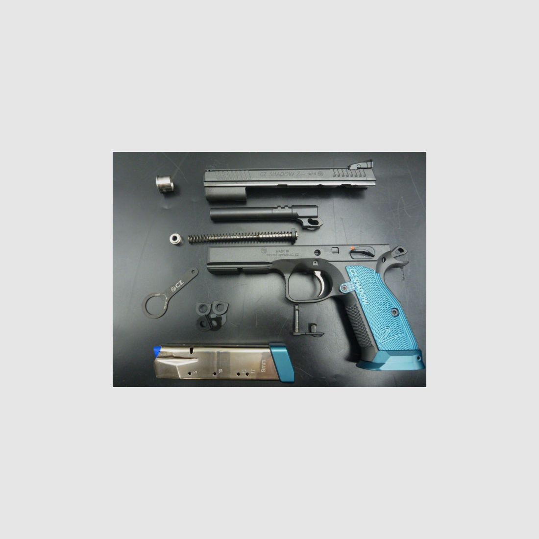 Pistola CZ Shadow 2 « COBALT BLUE » cal. 9×19, immagine 2 di 9