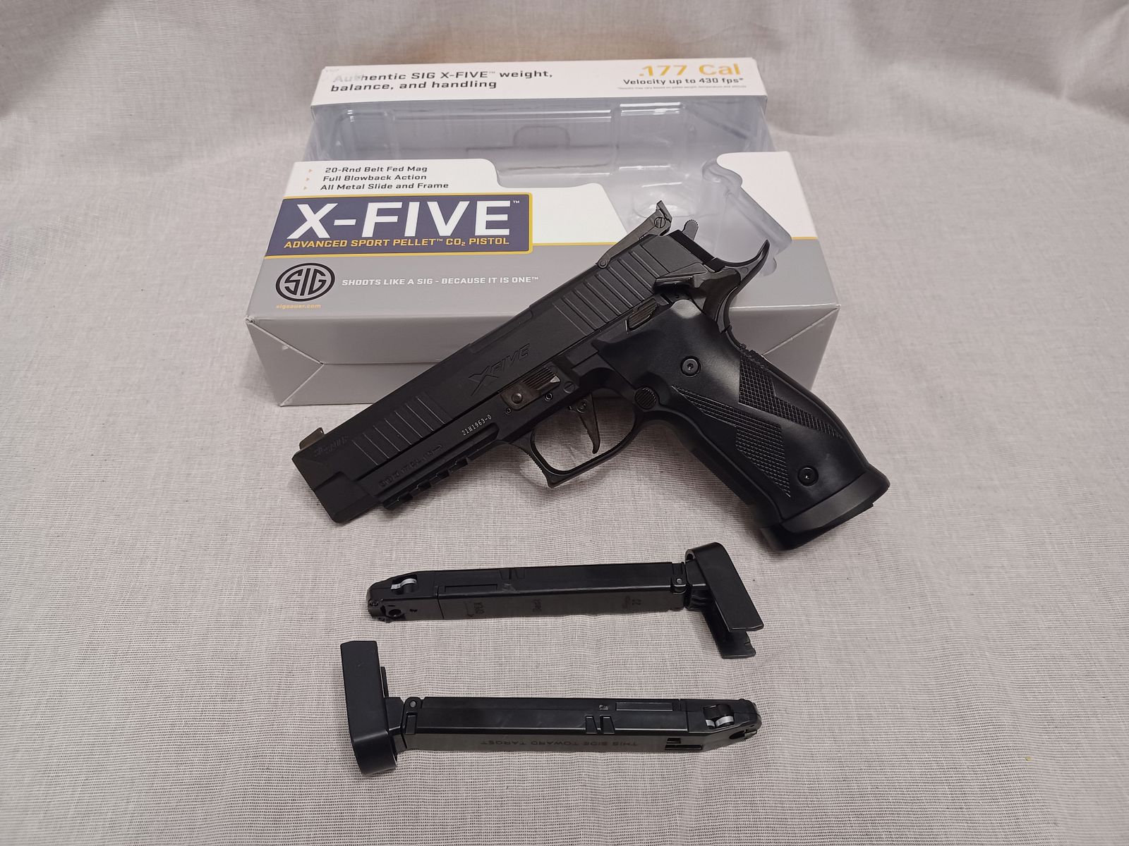 SIG SAUER X-Five / 4,5 mm Diabolo / BlowBack / CO2 / Pistole / OVP (83)