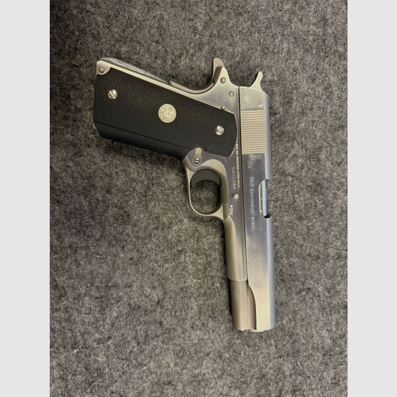 Pistola Colt .45 Auto Colt Government, imagen 4 de 6