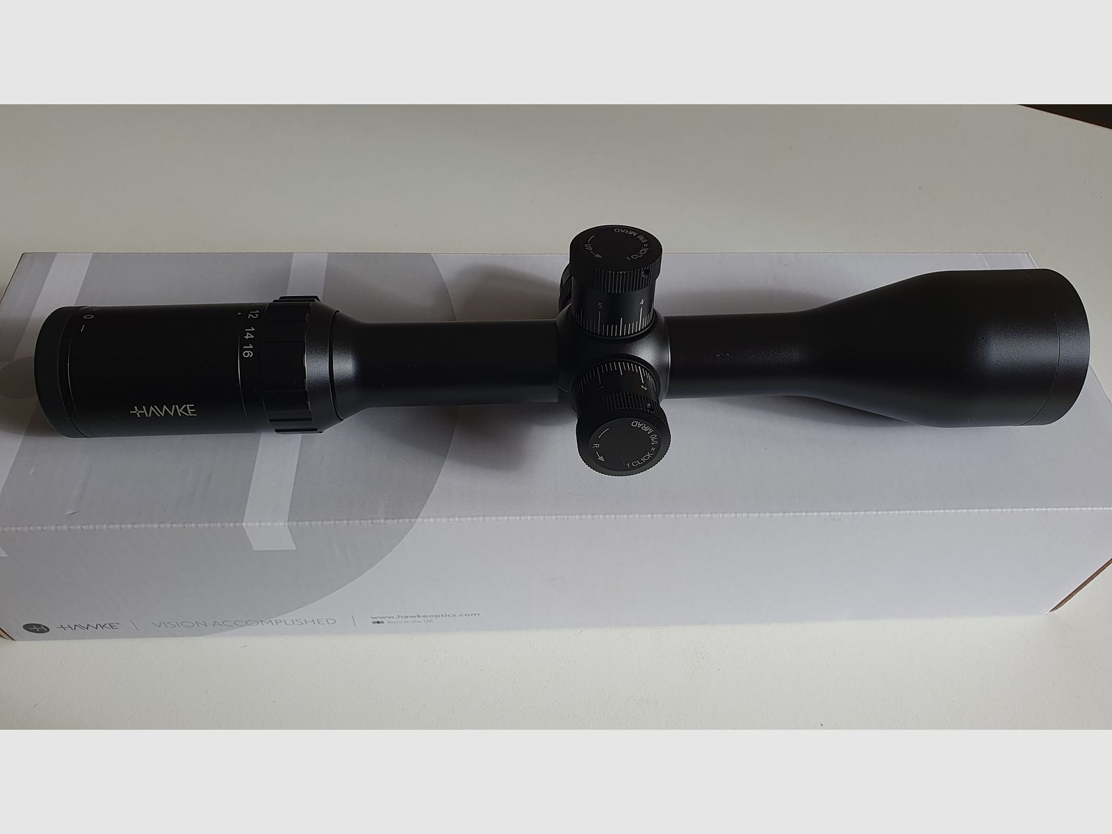 Hawke Vantage 30 WA FFP IR 4-16x50 ( N R: 14 300)