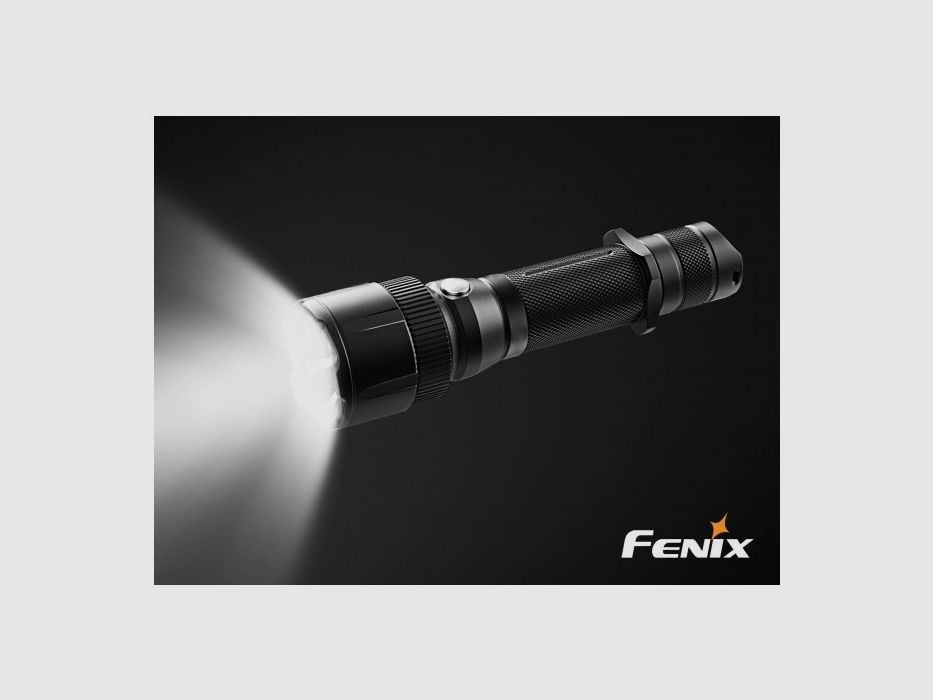 Linterna LED Fenix FD41 en conjunto con batería USB de 2600 mAh, imagen 4 de 6