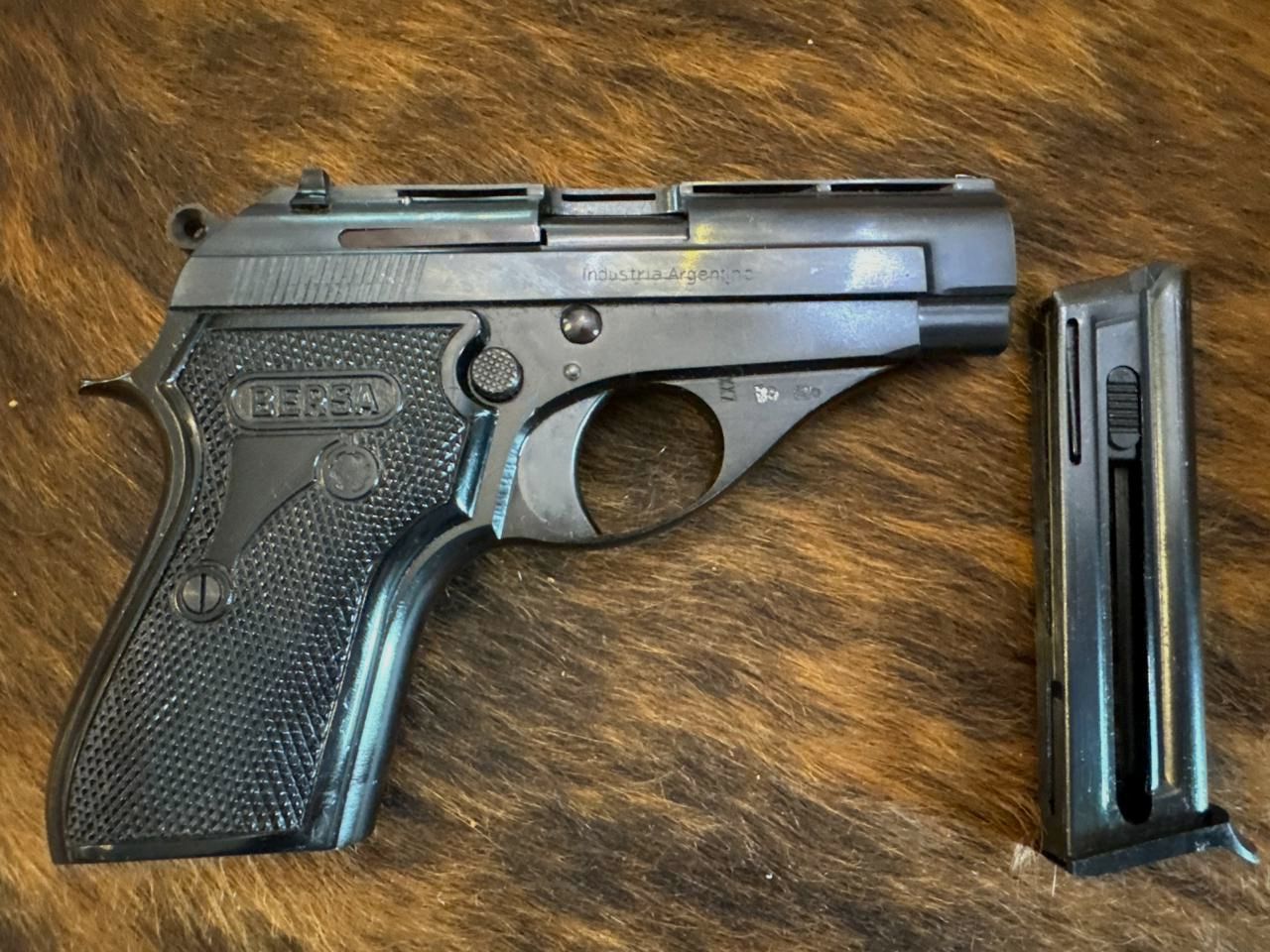 Pistole Bersa Modell 64 Kaliber .22 LR – Klassische Selbstladepistole, Bild 3 von 5