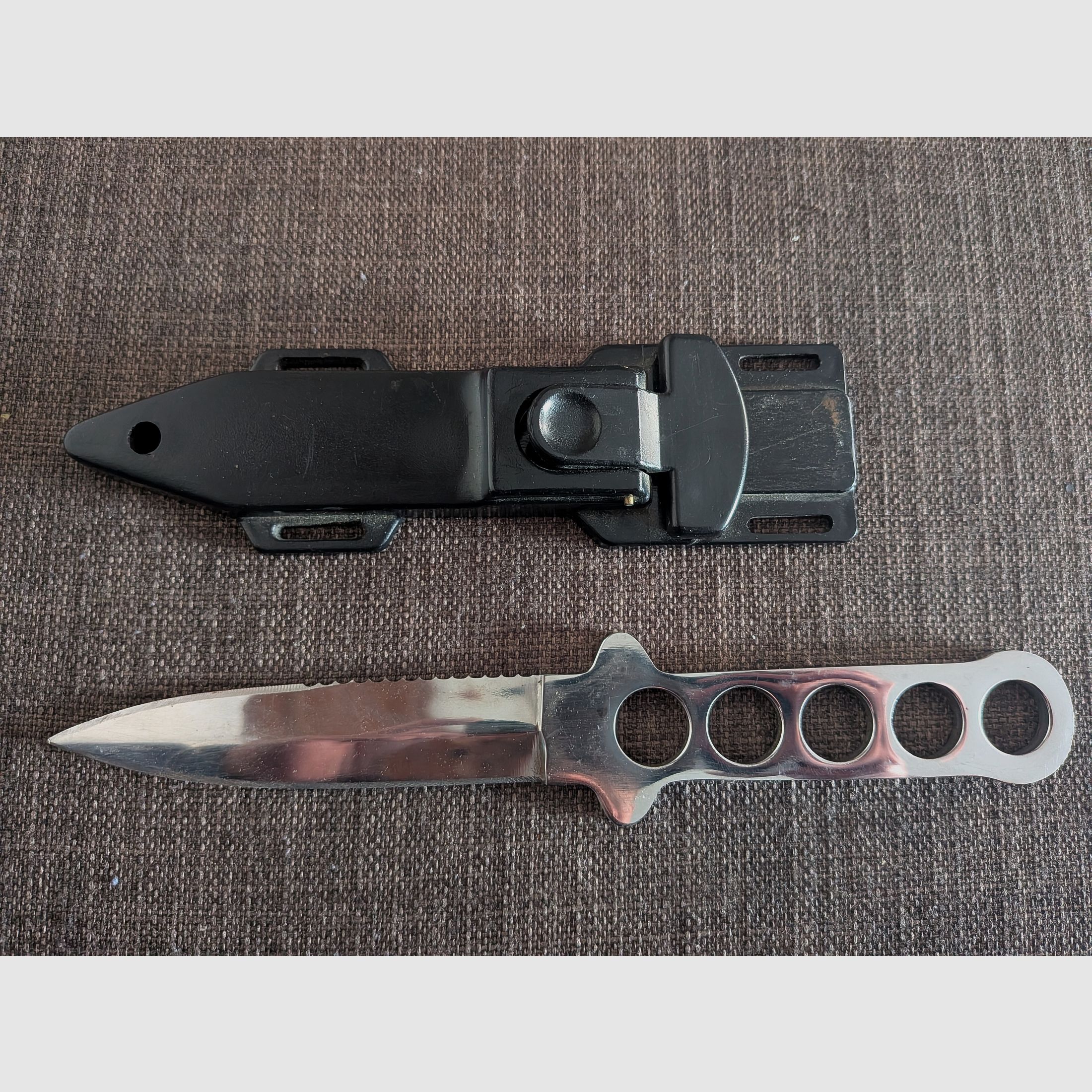 Set de couteaux couteaux de chasse, etc.