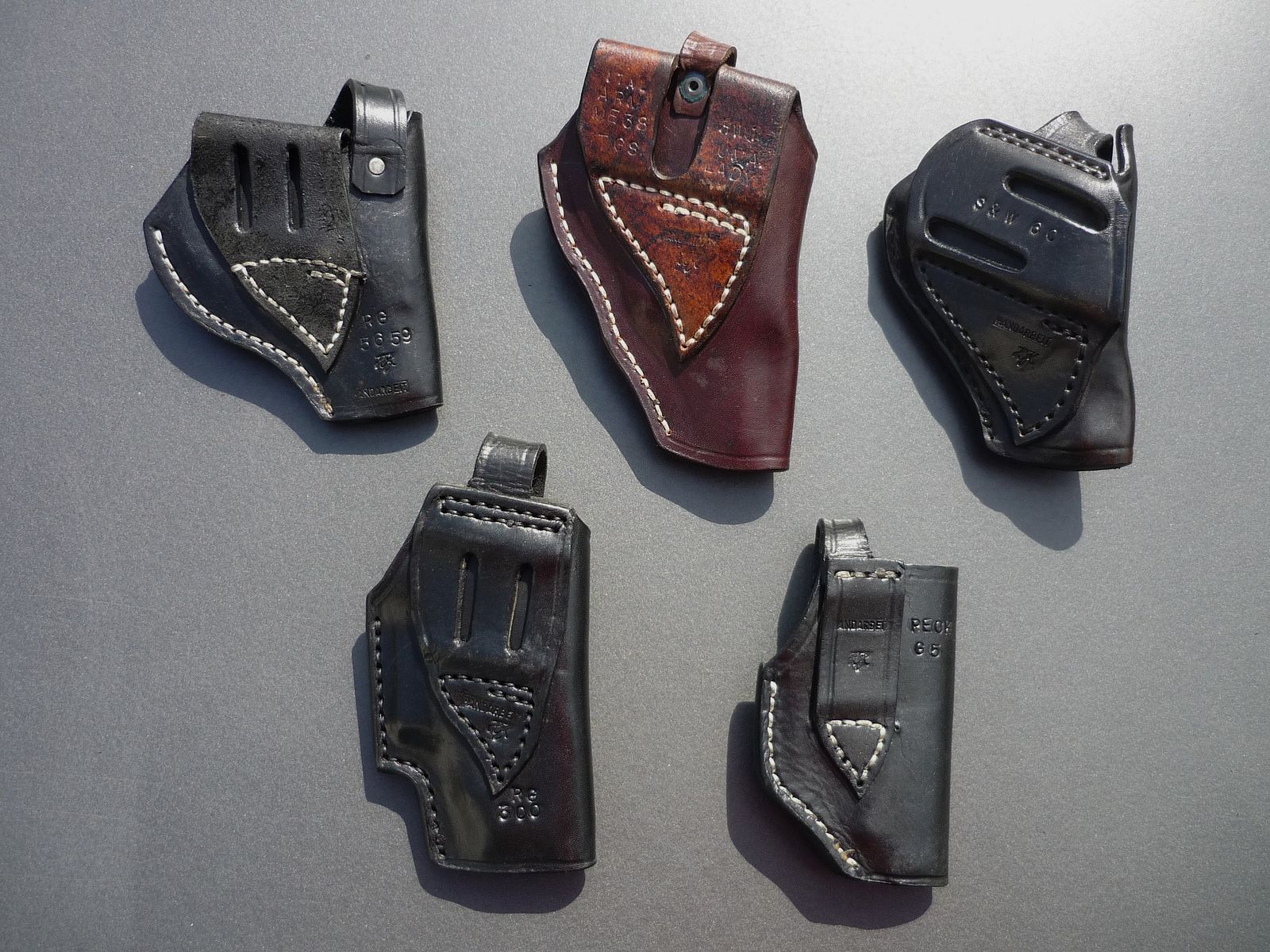 HKDesign Holster  Art. Nr.  002 : kleine Einfachholster mit Sicherheitsriemen   -  für:  diverse Waffen, siehe weitere Fotos u.A. S&W 60 -  für Linkshänder