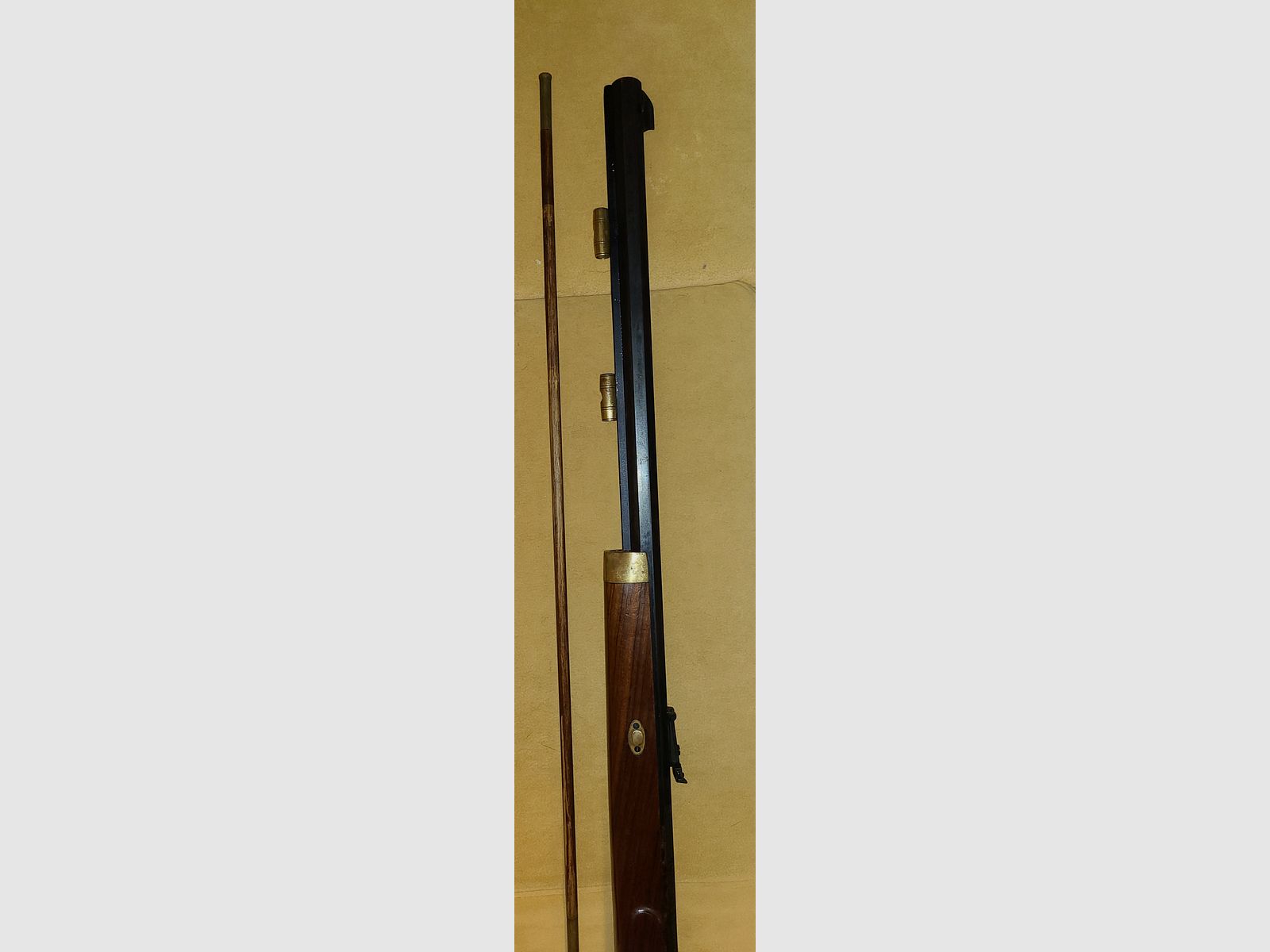 VORDERLADER BÜCHSE 383758 / kal. 45 / NUSSBRAUN / WFW / BLACK POWDER SCHWARZPULVER / HOUT SCHAFT / TOP TOESTAND  ------>! BESCHRIJVING LEZEN ! <------  