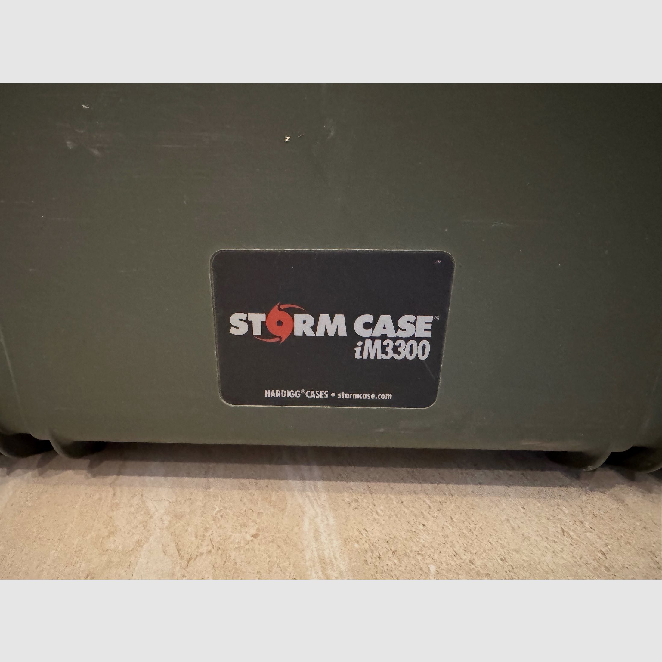Storm Case iM3300 Gun Case oliwkowy z kółkami, w tym pianka