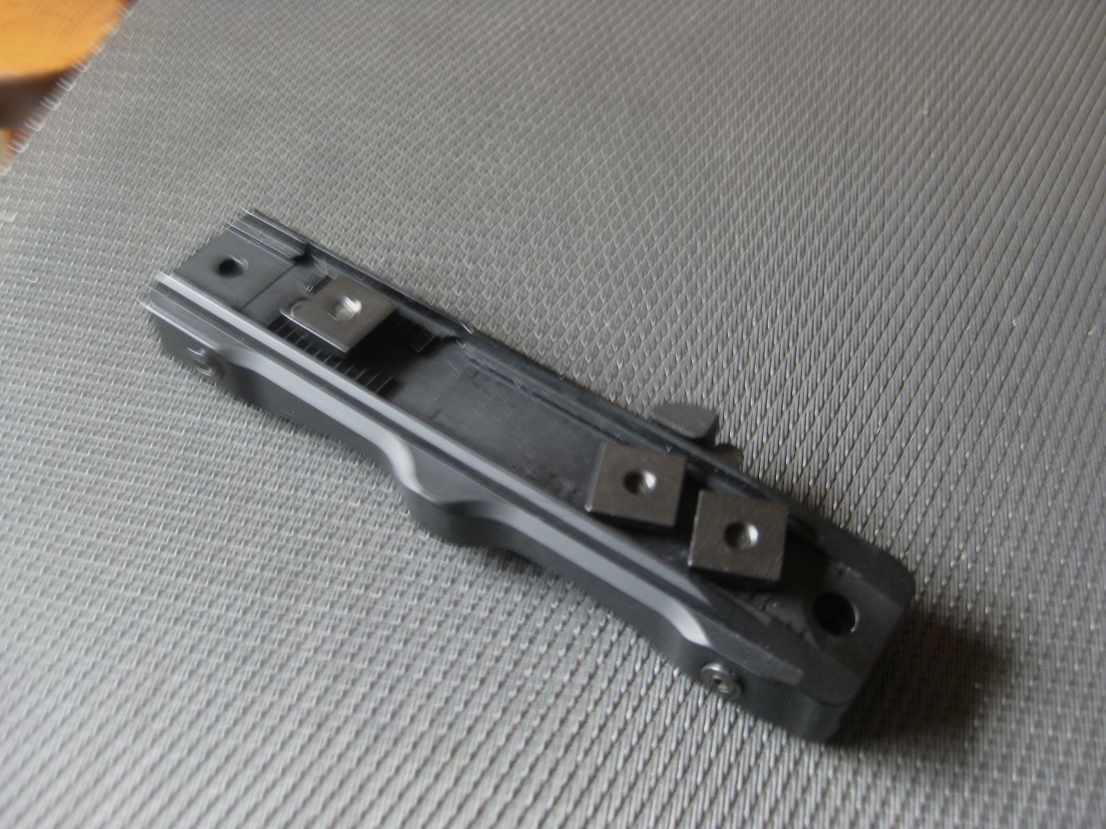 TOP HENNEBERGER HMS - Swift quick-release mount for SAUER 404-Sauer303 and many other weapons with Picatinny/Weaver rail! Fits for Swarovski scopes with SR inner rail, but also newer Kahles scopes have SR rail!