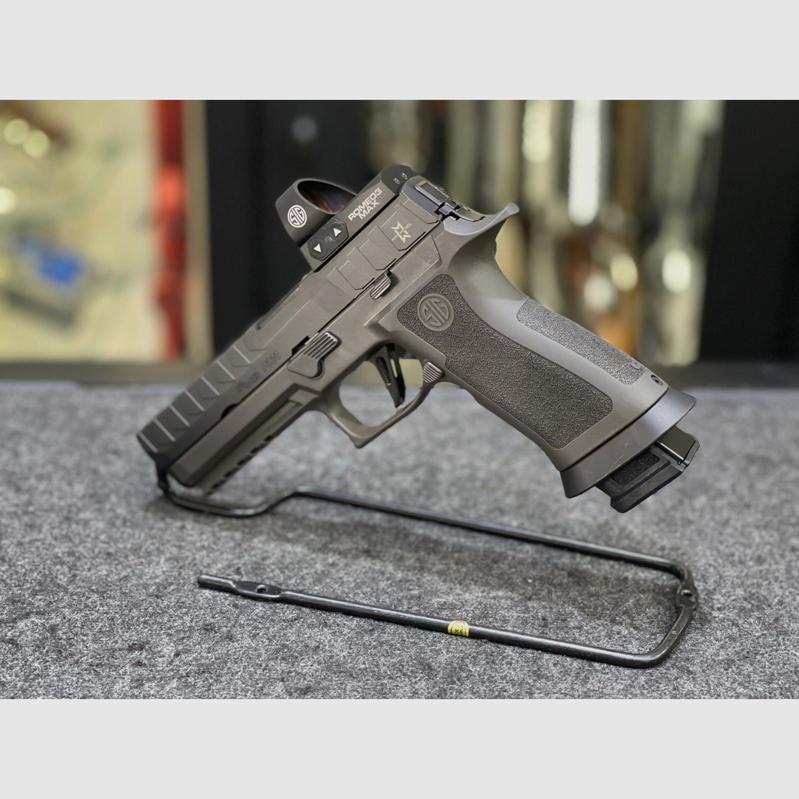 Sig Sauer P320 Max Micheal, Bild 6 von 10