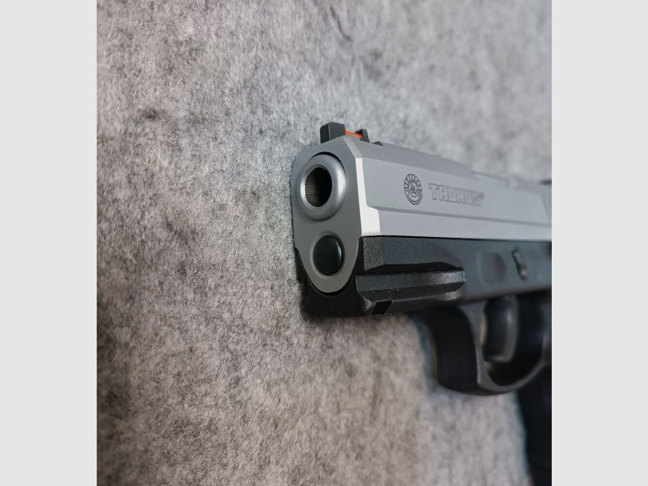 Taurus S.A. Brazil PT 809 C mit Koffer und Zubehör