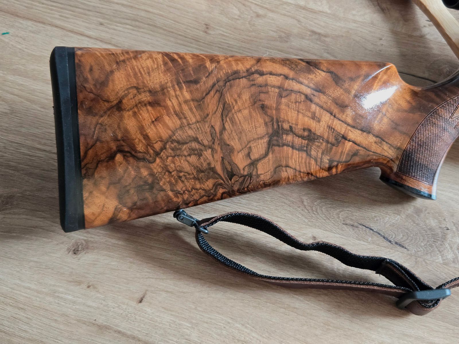 Blaser R8 8x57is Premium Holzschaft HK 8