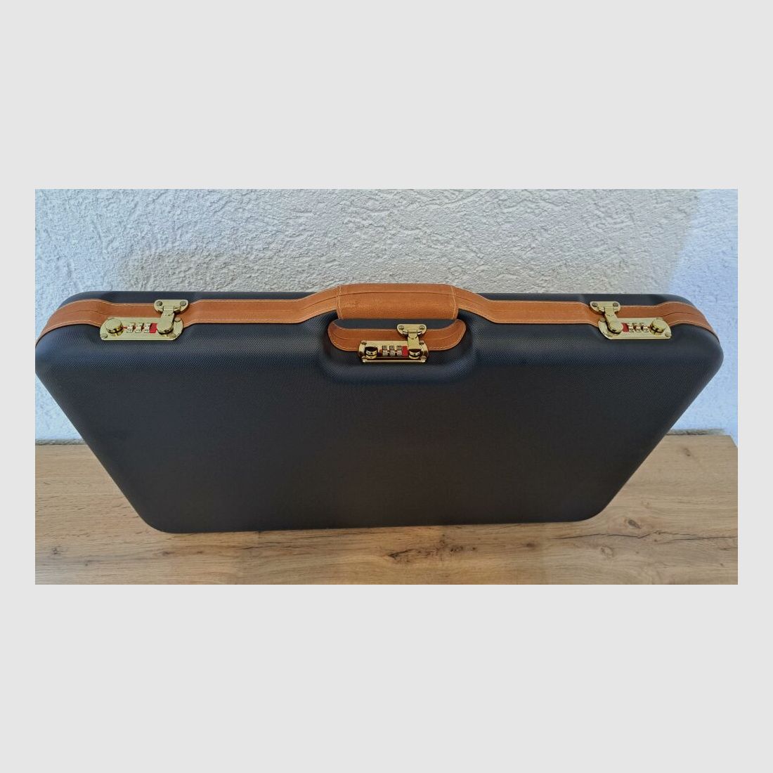 Merkel K5 Extrem mit FBT Carbon Lochschaft, DDOPTICS Zielfernrohr, Recknagel Schalldämpfer, Spartan Zweibein, Automatik Gewehrriemen, Luxus Koffer etc.