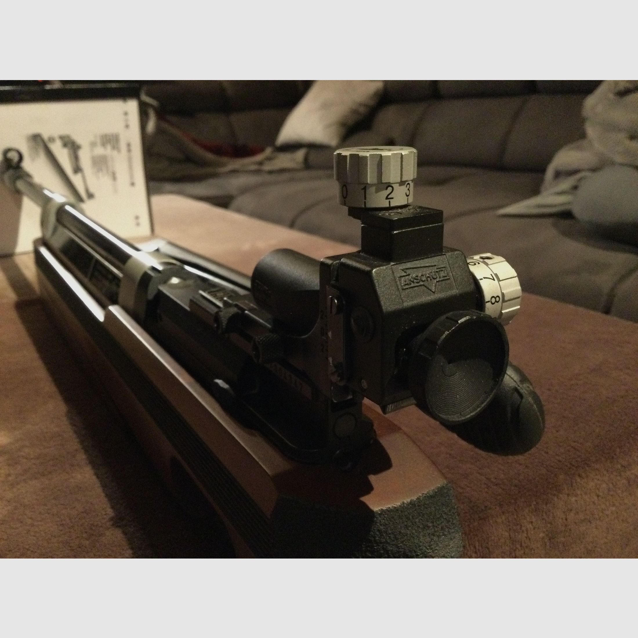 Anschütz Super Air 2002; Match-Luftgewehr Auflage rechts; Nussbaumschaft; Top Zustand