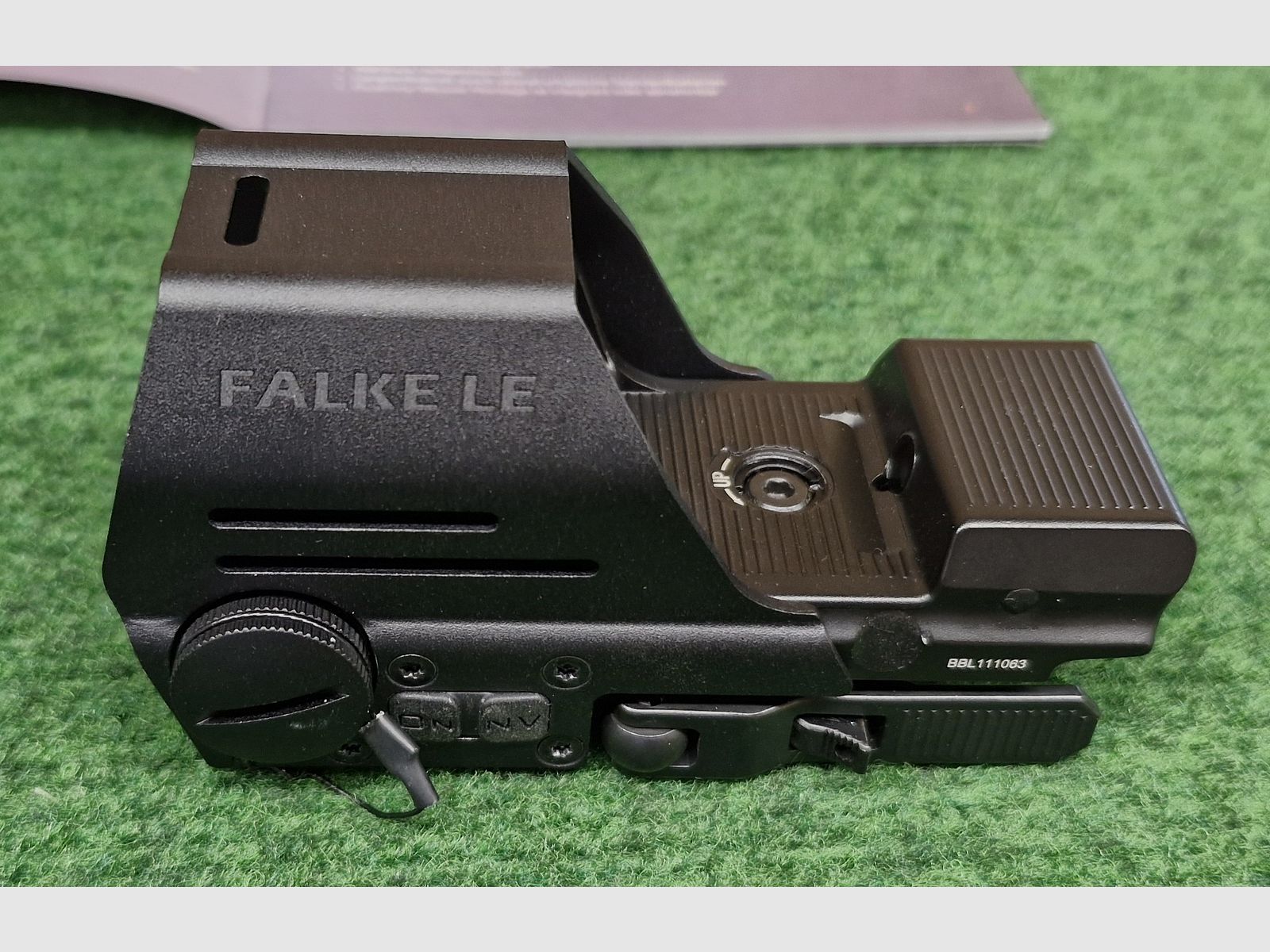 Falke LE red dot sight with Picatinny/Weaver mount, practically like new