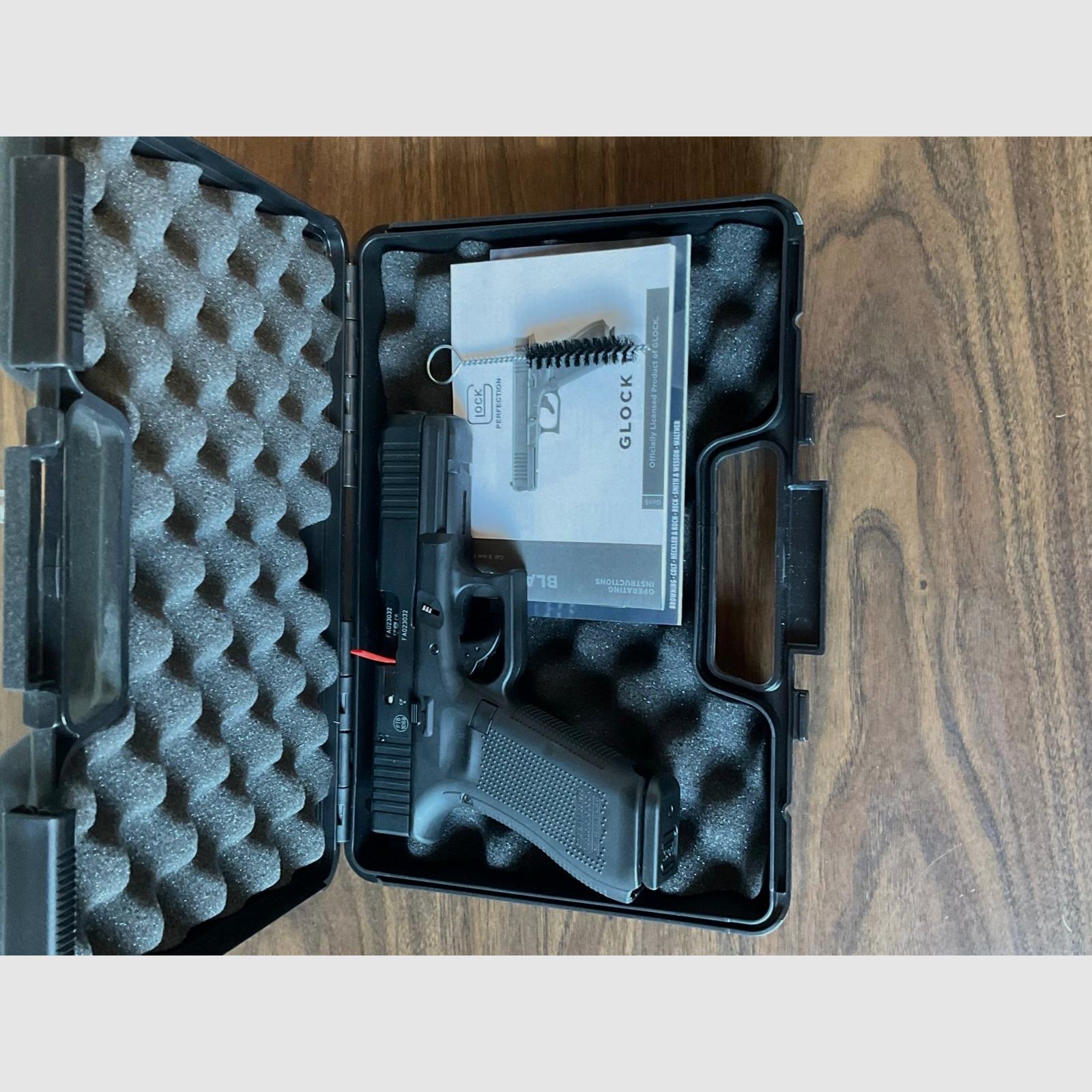 Glock 17 Gen5 blank firing pistol 9mm P.A.K. – Like new in full set