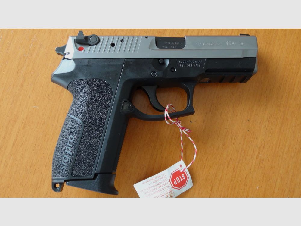 SIG SAUER Sig Sauer SP 2022 Two Tone Cal.9x19mm with safety