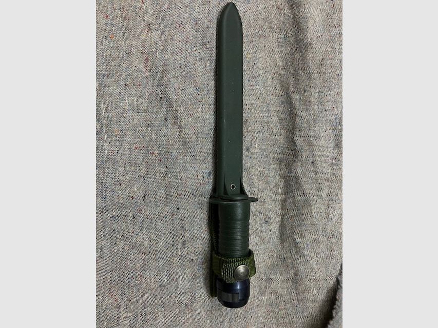 Schweizer Messerbajonett bzw. Schweizer-Rohrbajonett SIG 530