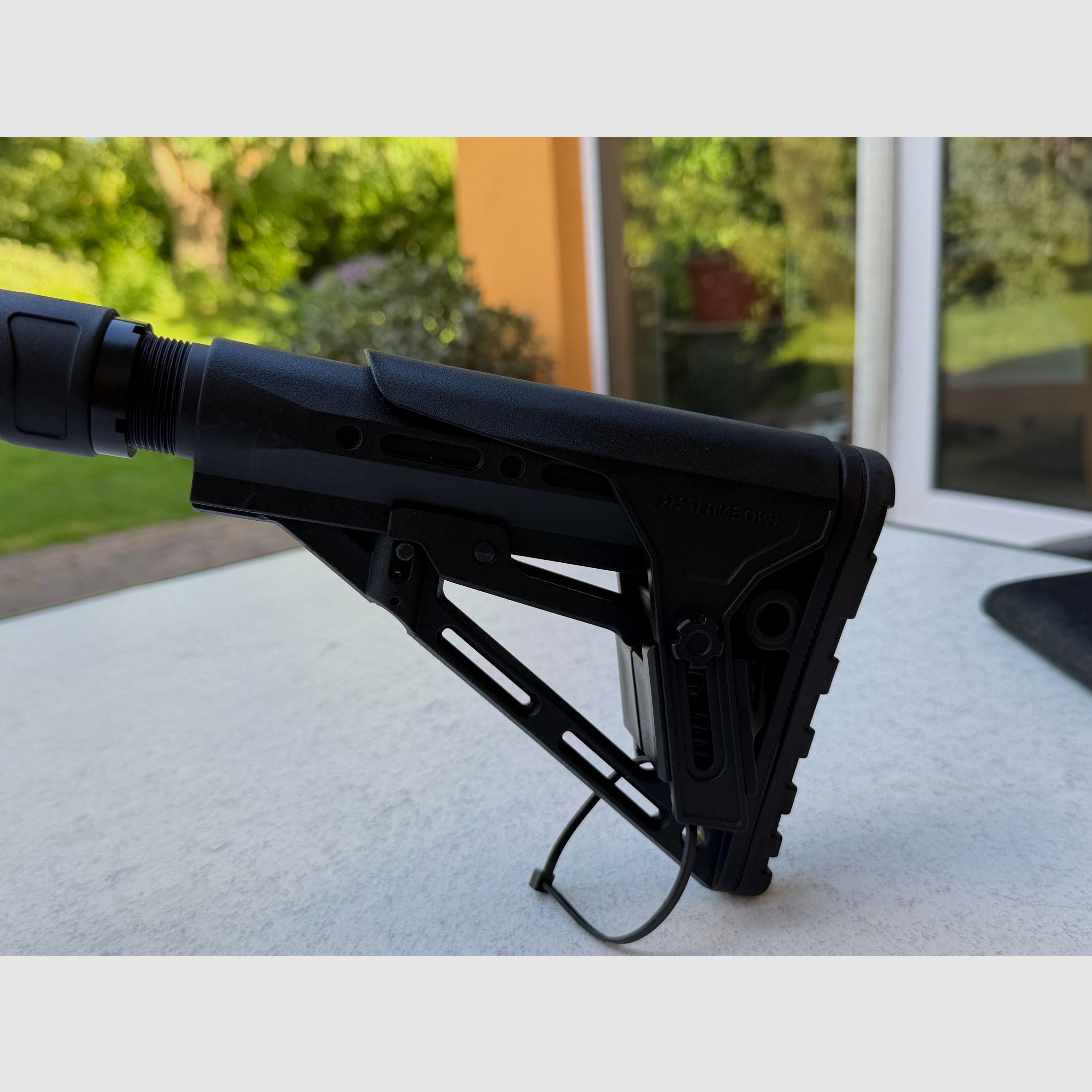 AR-6 Stinger II mit Metallmagazin
