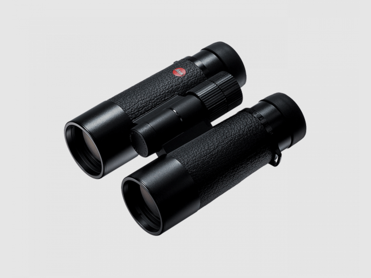 Ultravid 8×42 Blackline