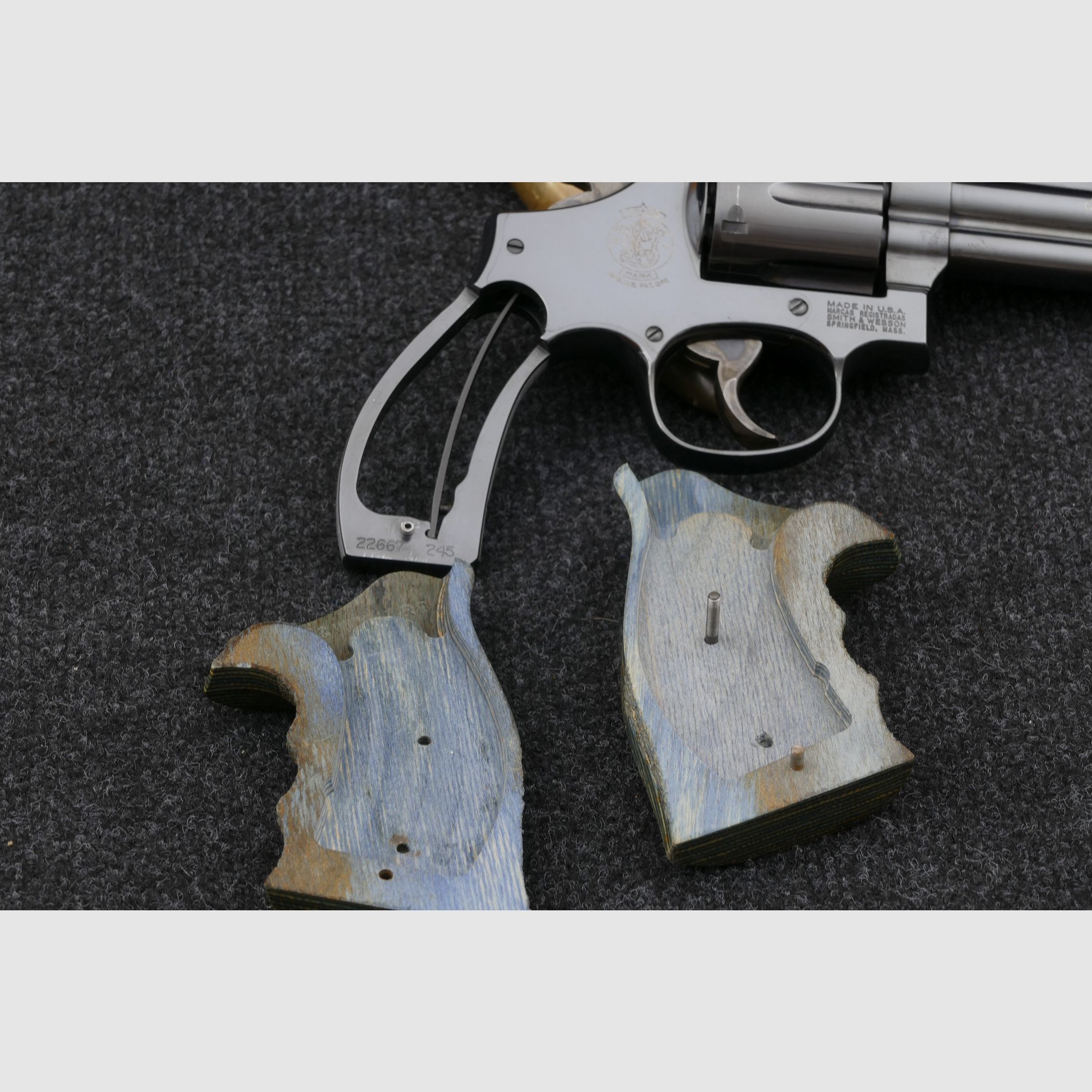 Smith & Wesson 586-4 Target Champion – .357 Magnum – 6-inch barrel – Nill laminated wood grip – very good condition, image 16 of 16