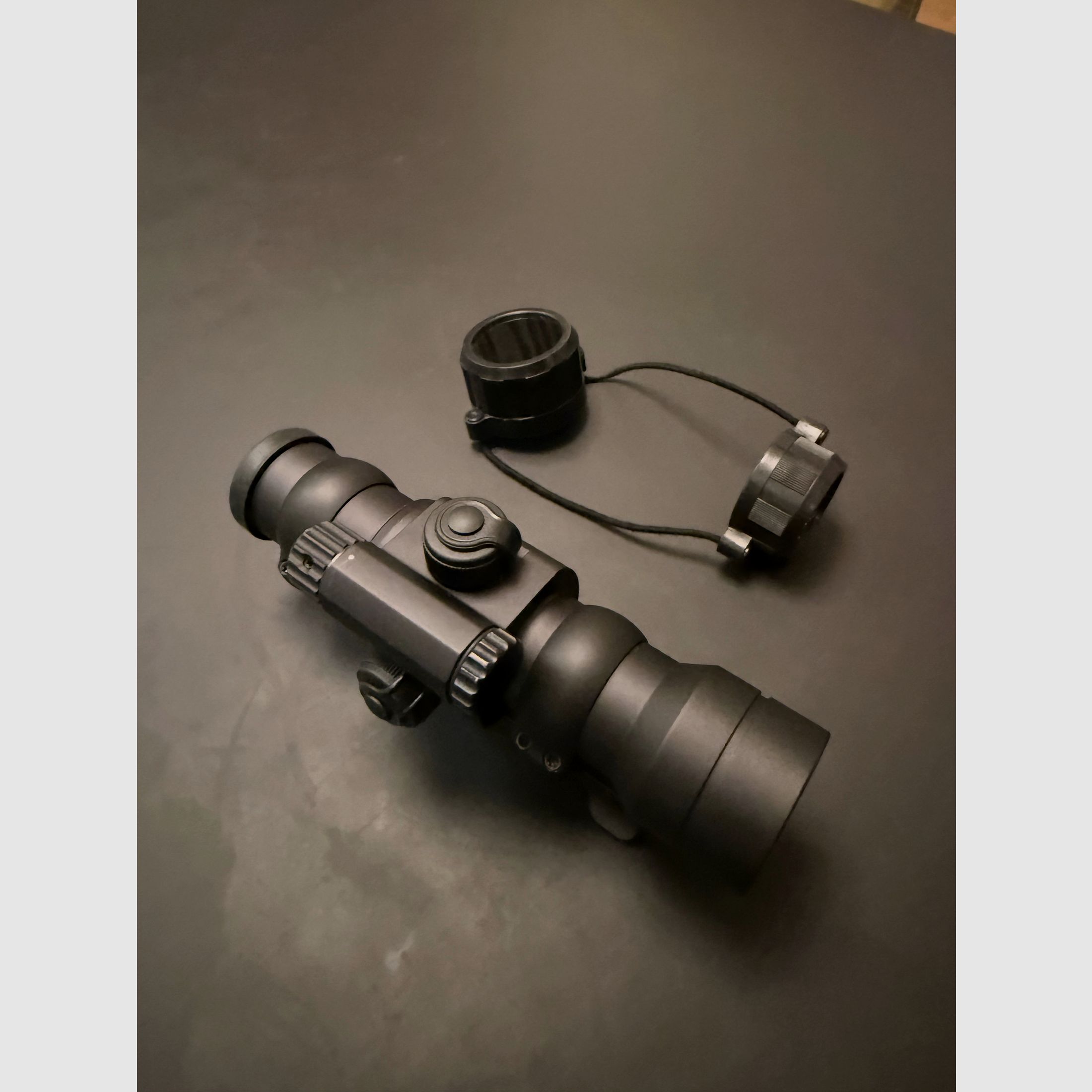 Aimpoint Leuchtpunktvisier 9000 SC mit Blaser Sattelmontage