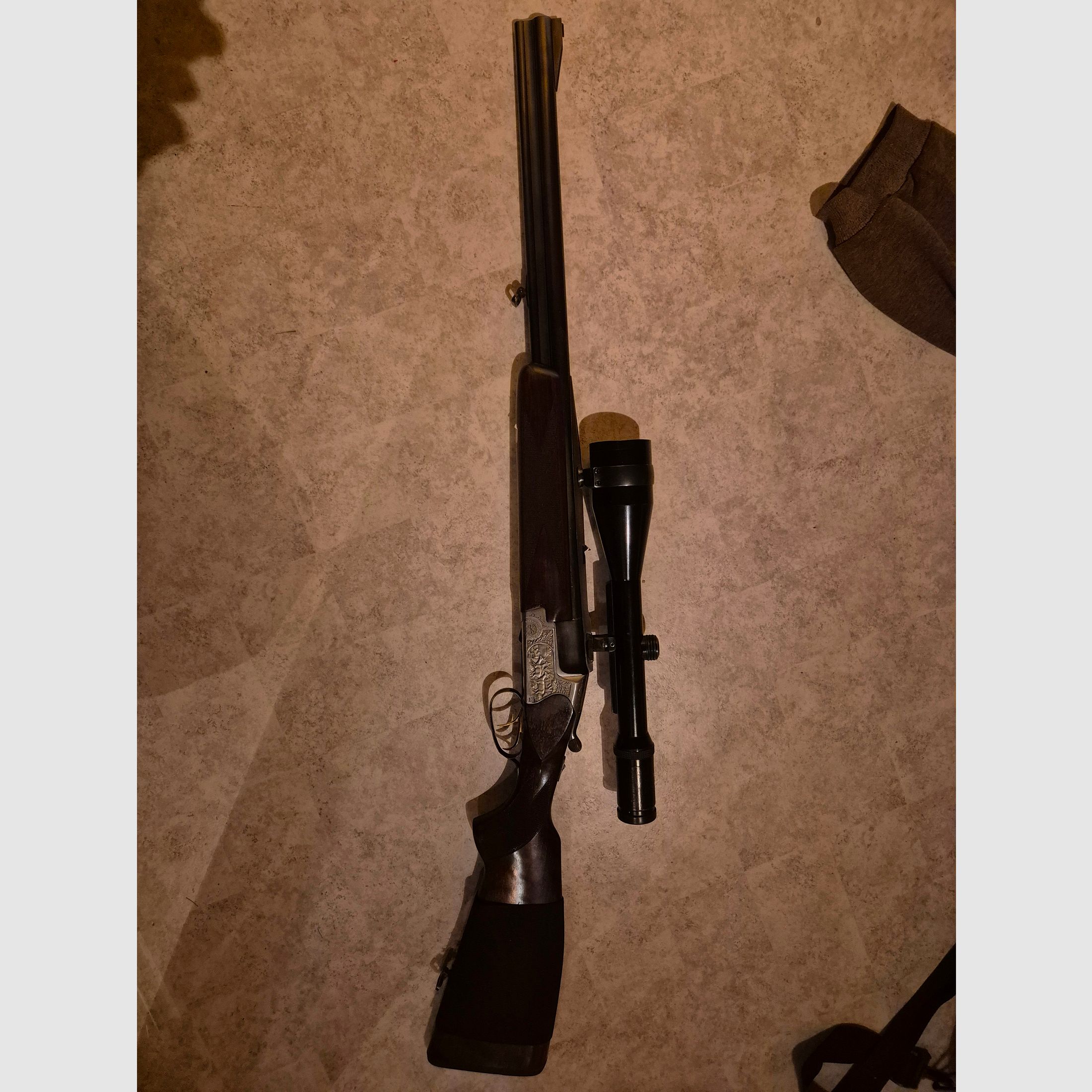 Suhler BBF 8x57IRS-12/70 con 3-12x56 Kahles