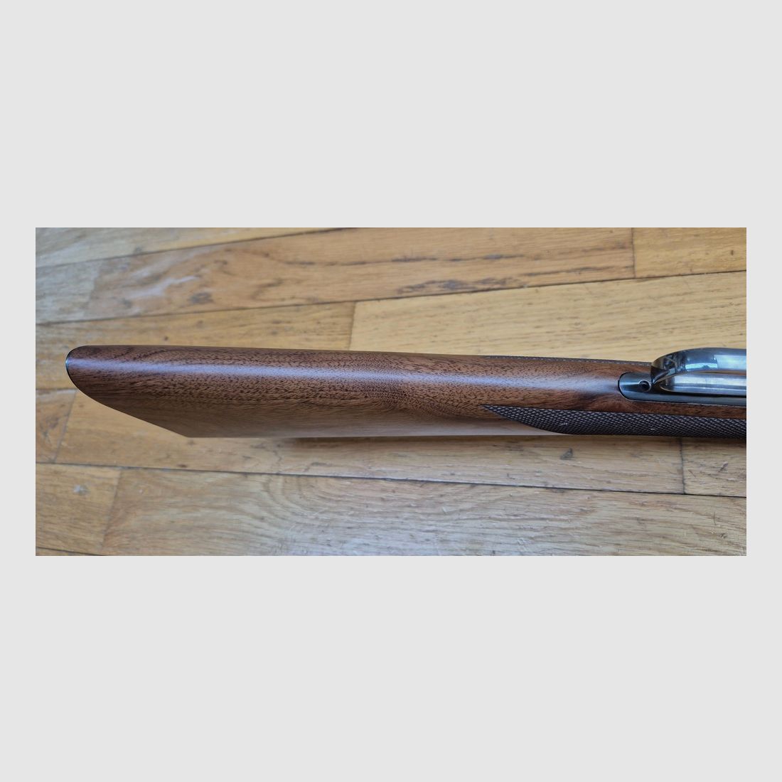 Très belle Winchester commémorative « Shérif Bat Masterson » – Carabine de selle modèle 1894 – Arme de 1979 – 8.000 exemplaires seulement – Cal. 30-30 Win – RARE Boite d&rsquo;origine en BE+ – Arme à l&rsquo;état de quasi neuf – TBE+++, image 12 sur 36