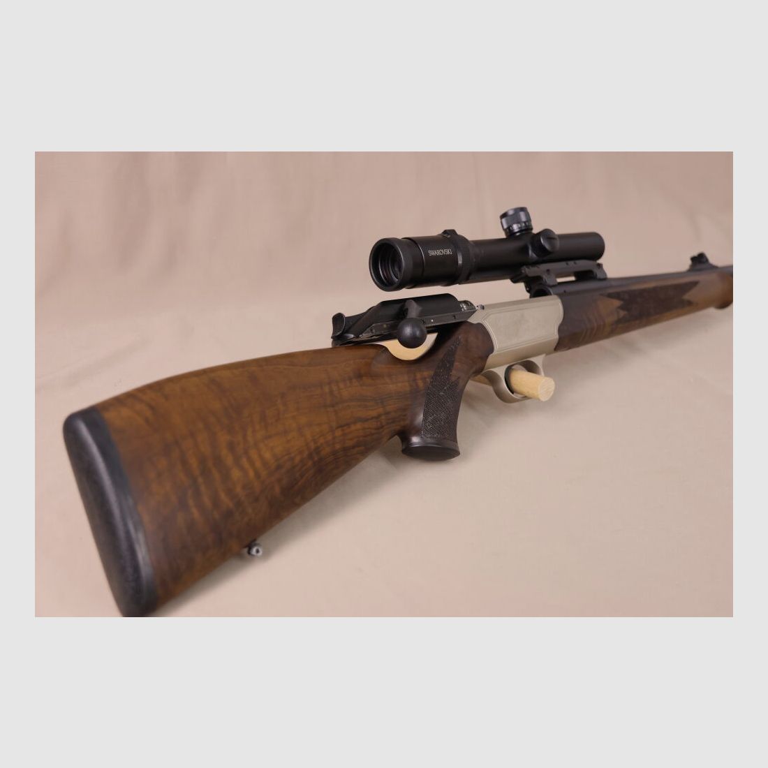 Blaser R93 // Holz // Swarovski mit Leuchtpunkt!!!