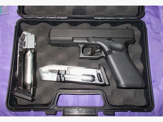 Umarex Glock 17 Gen 5 Blowback 4,5mm DIABOLO + 2. Magazin und Koffer